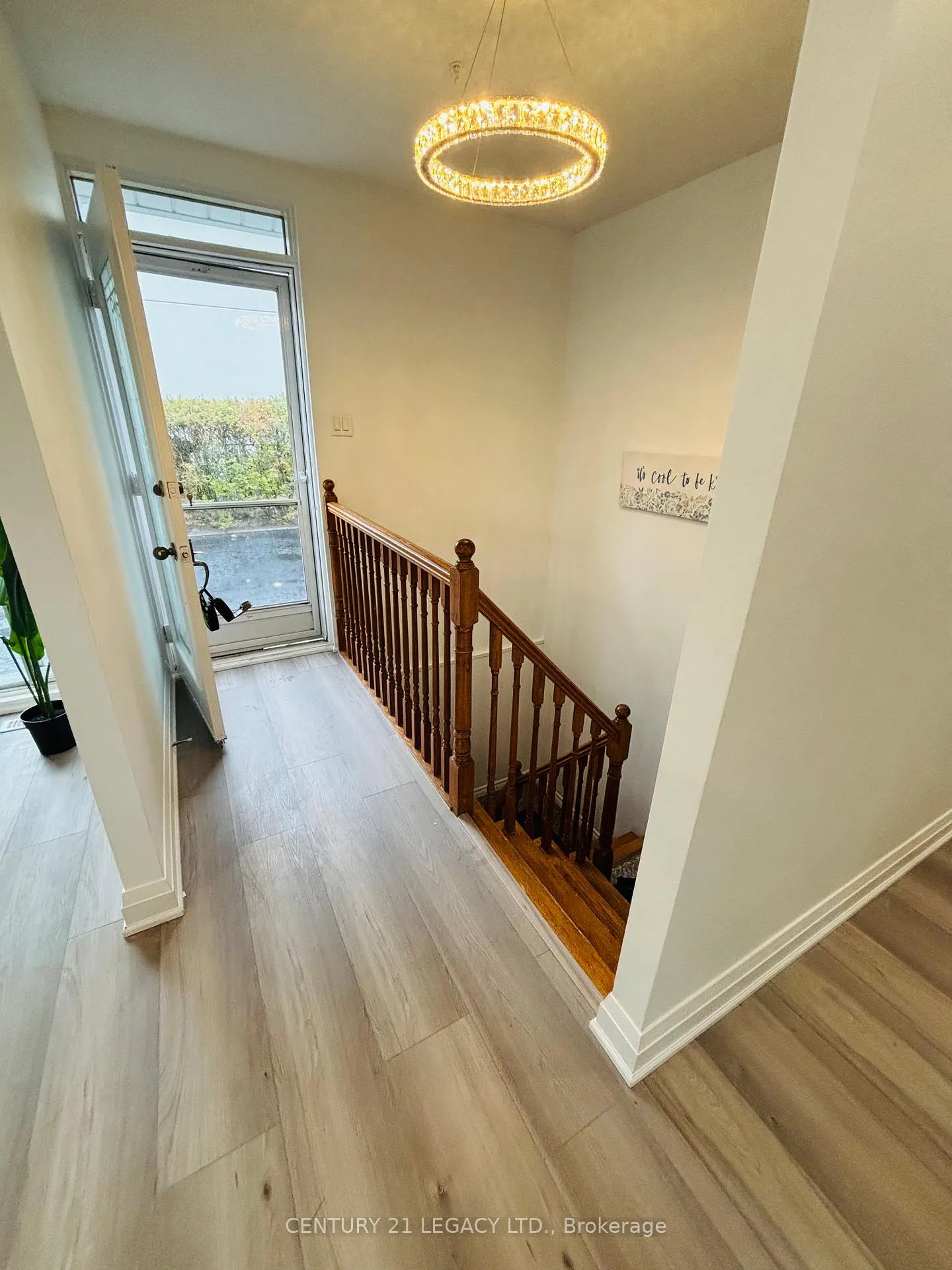 Photo 16 of 26 Epsom Downs Drive, Brampton, Southgate — HOMEH