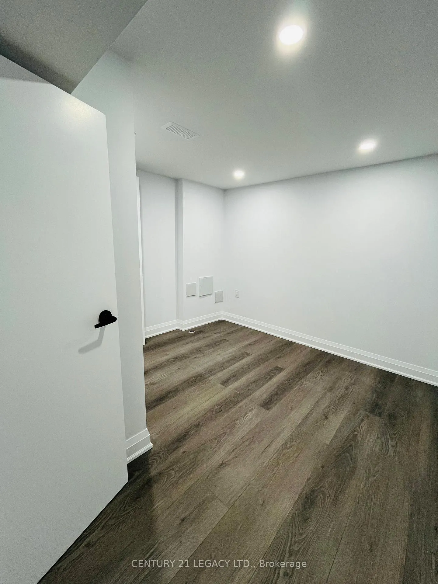 Photo 27 of 26 Epsom Downs Drive, Brampton, Southgate — HOMEH