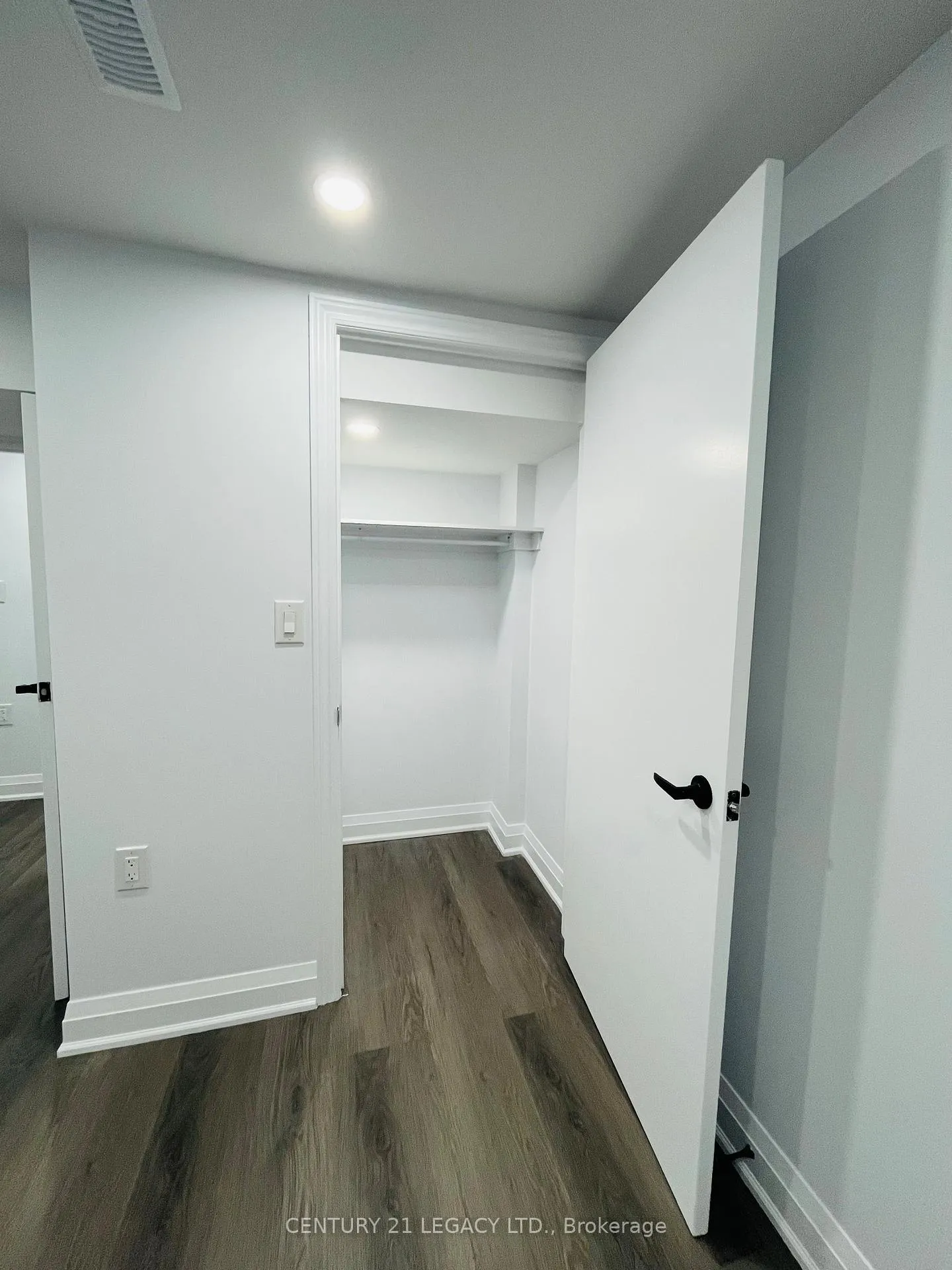 Photo 28 of 26 Epsom Downs Drive, Brampton, Southgate — HOMEH