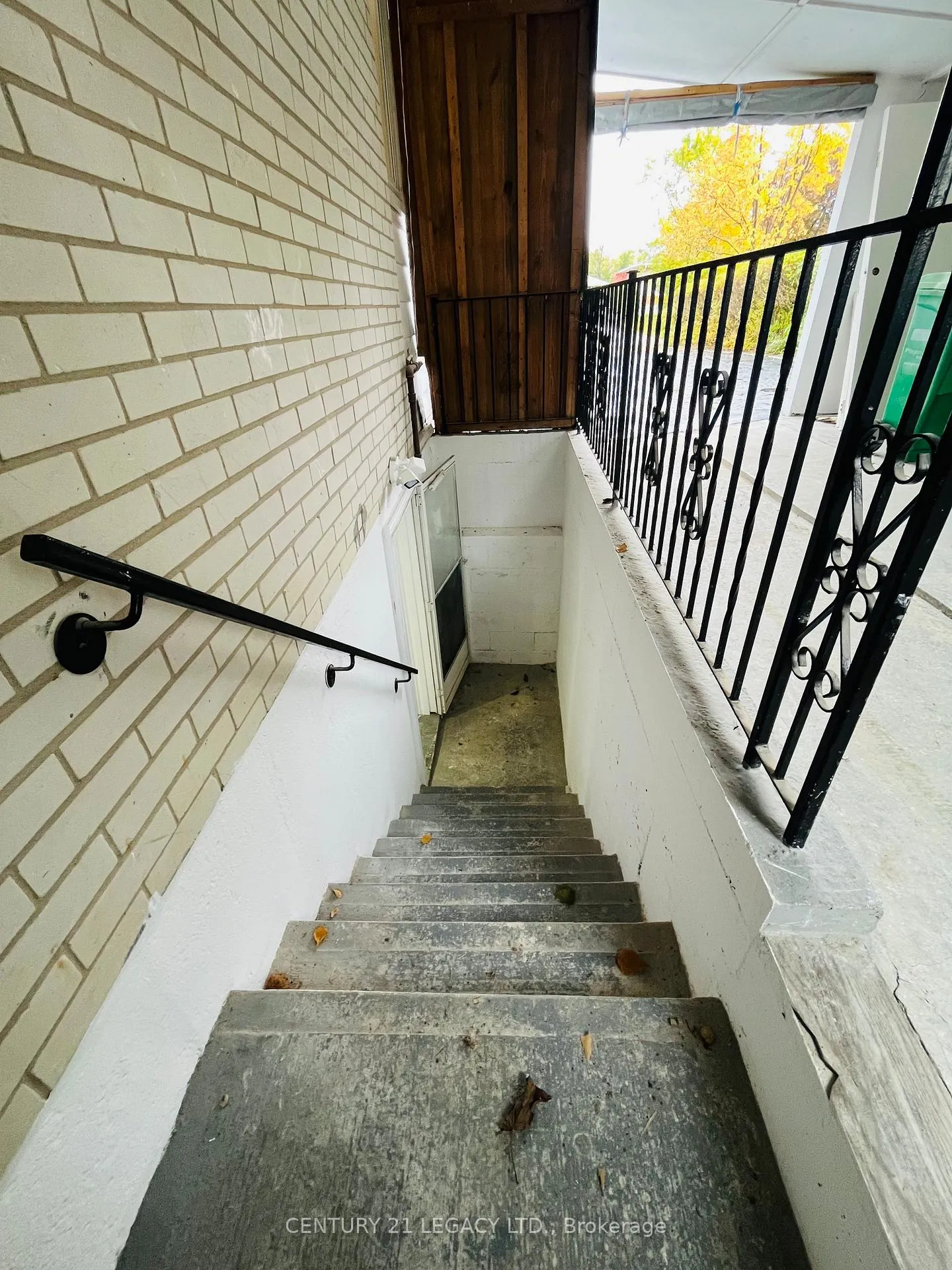Photo 30 of 26 Epsom Downs Drive, Brampton, Southgate — HOMEH