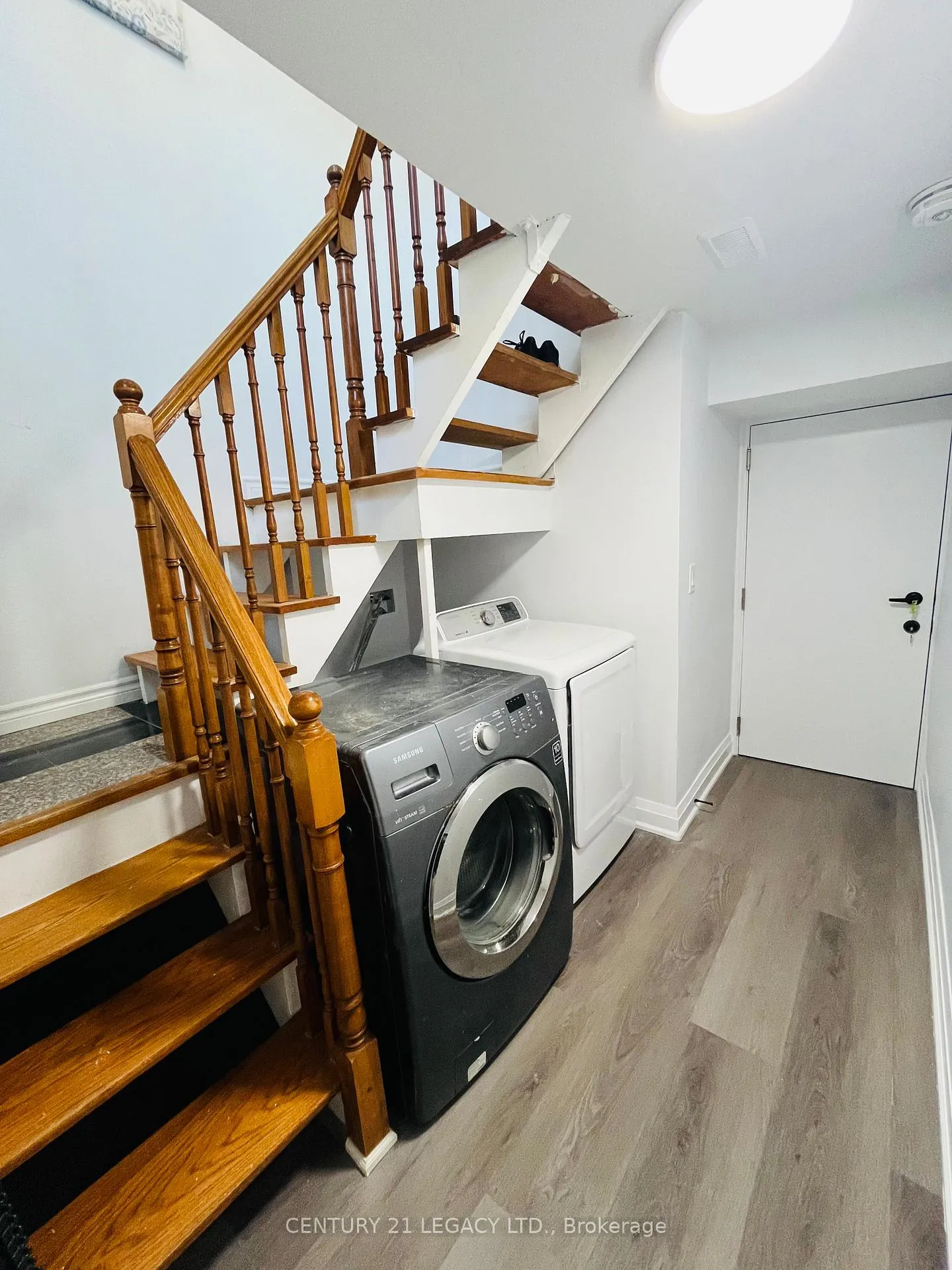 Photo 31 of 26 Epsom Downs Drive, Brampton, Southgate — HOMEH
