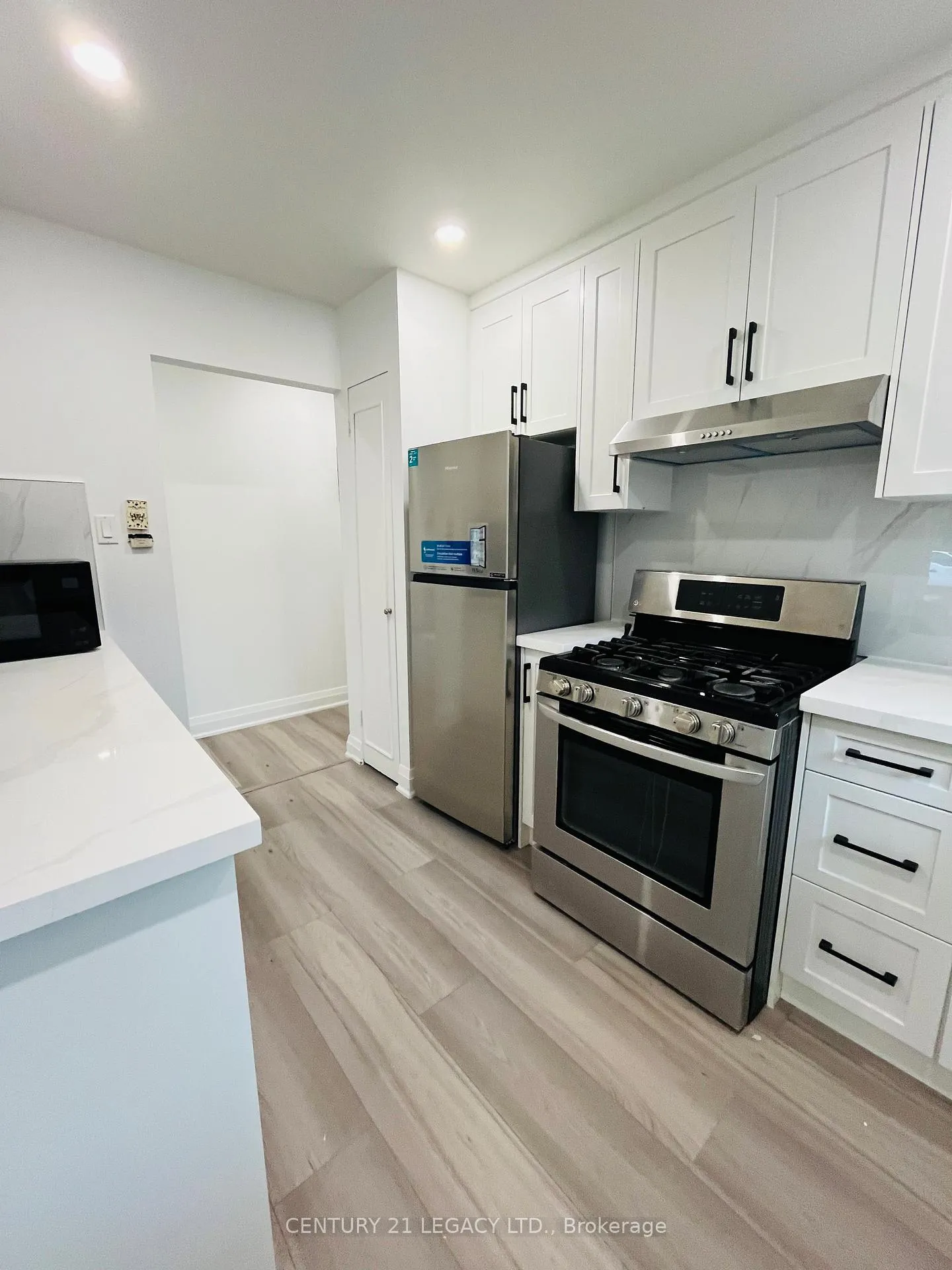 Photo 35 of 26 Epsom Downs Drive, Brampton, Southgate — HOMEH