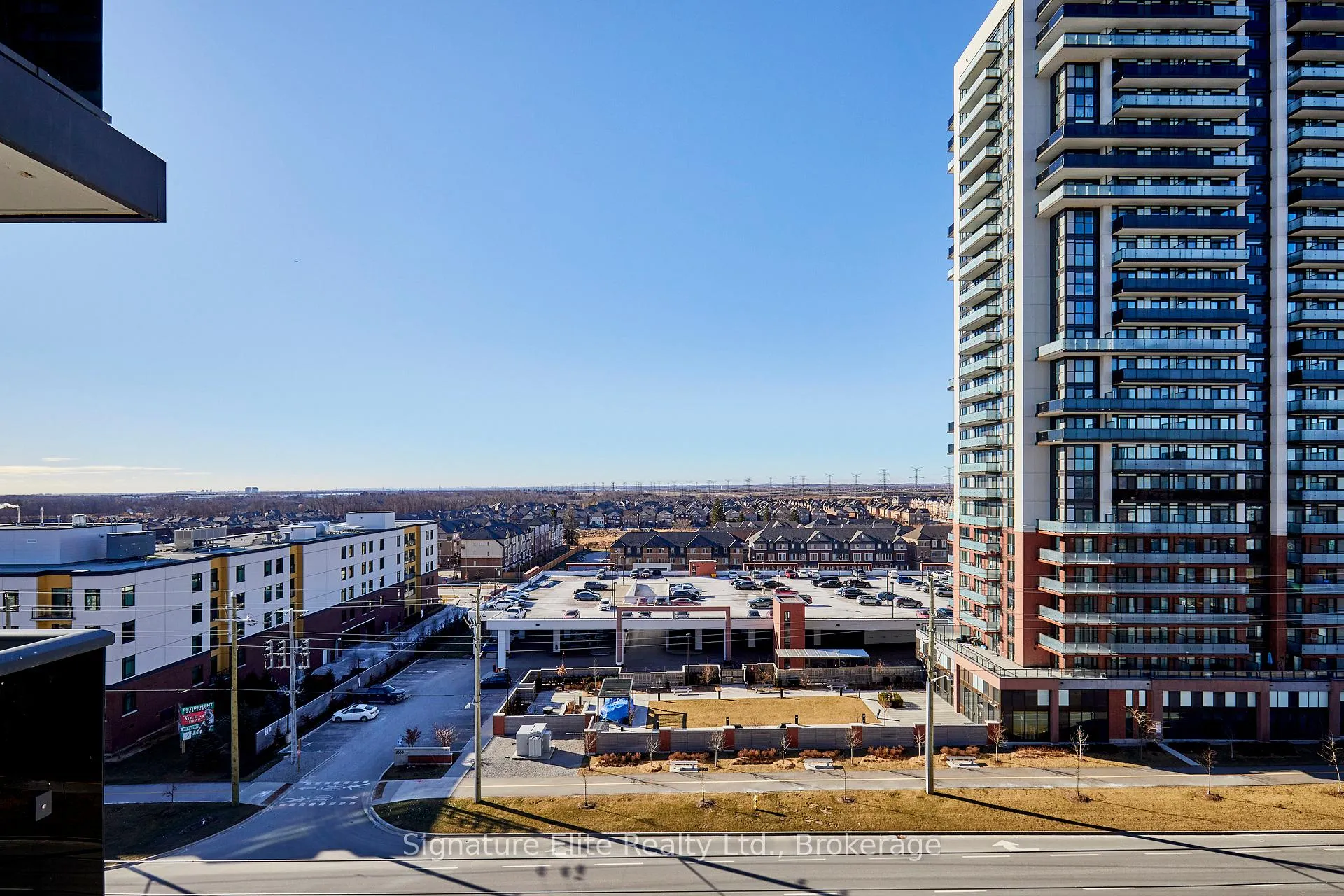 Photo 5 of Unit 809, 2545 Simcoe Street N, Oshawa, Windfields — HOMEH