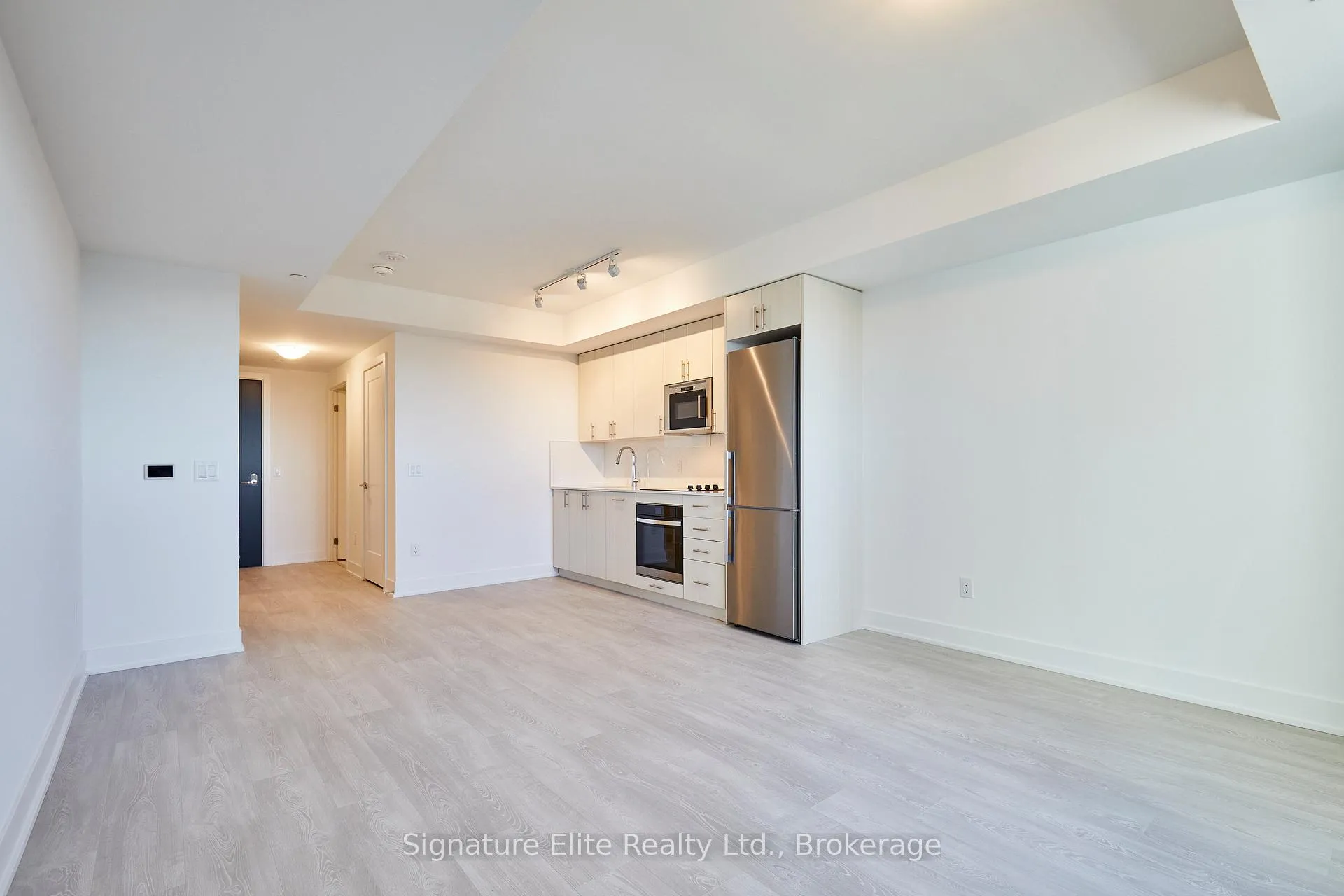 Photo 7 of Unit 809, 2545 Simcoe Street N, Oshawa, Windfields — HOMEH