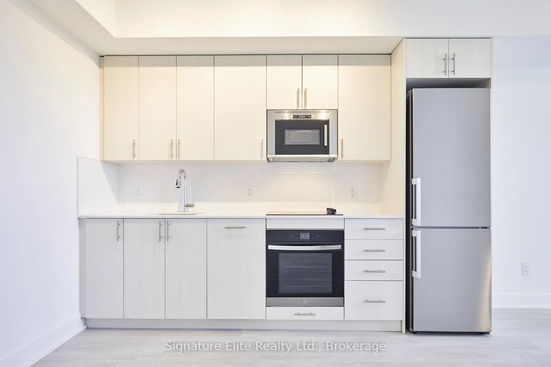 Photo 8 of Unit 809, 2545 Simcoe Street N, Oshawa, Windfields — HOMEH