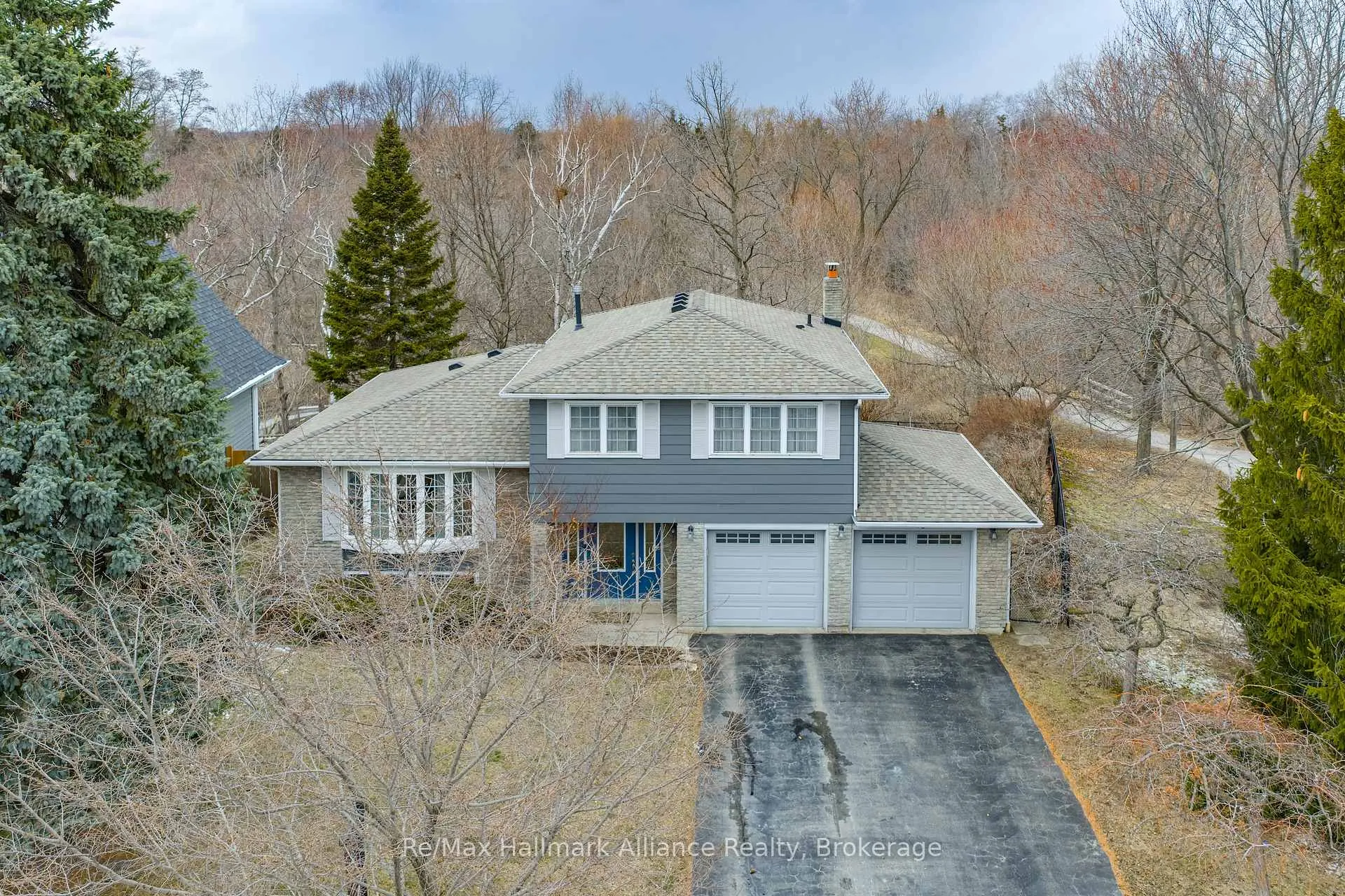 Photo 2 of 2305 Devon Road, Oakville, Ford — HOMEH