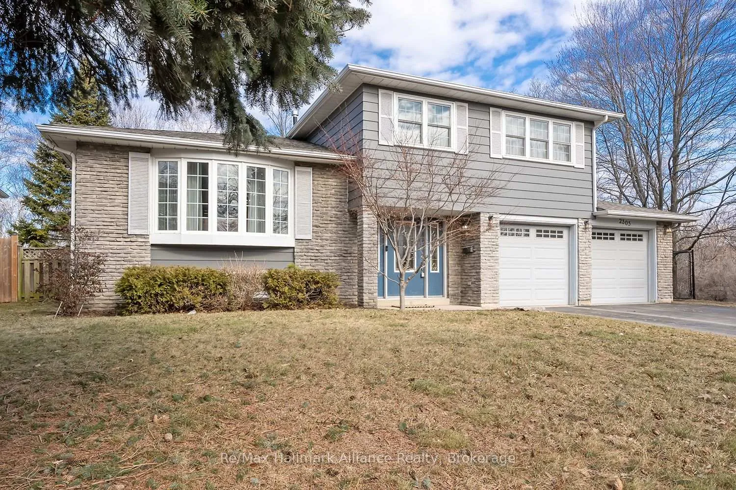Photo 5 of 2305 Devon Road, Oakville, Ford — HOMEH