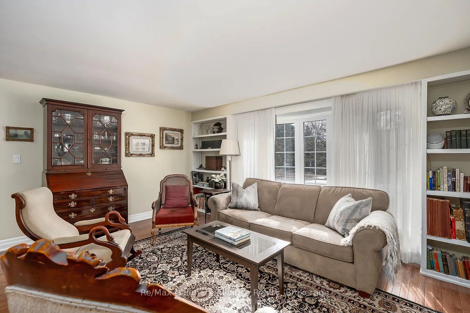 Photo 13 of 2305 Devon Road, Oakville, Ford — HOMEH