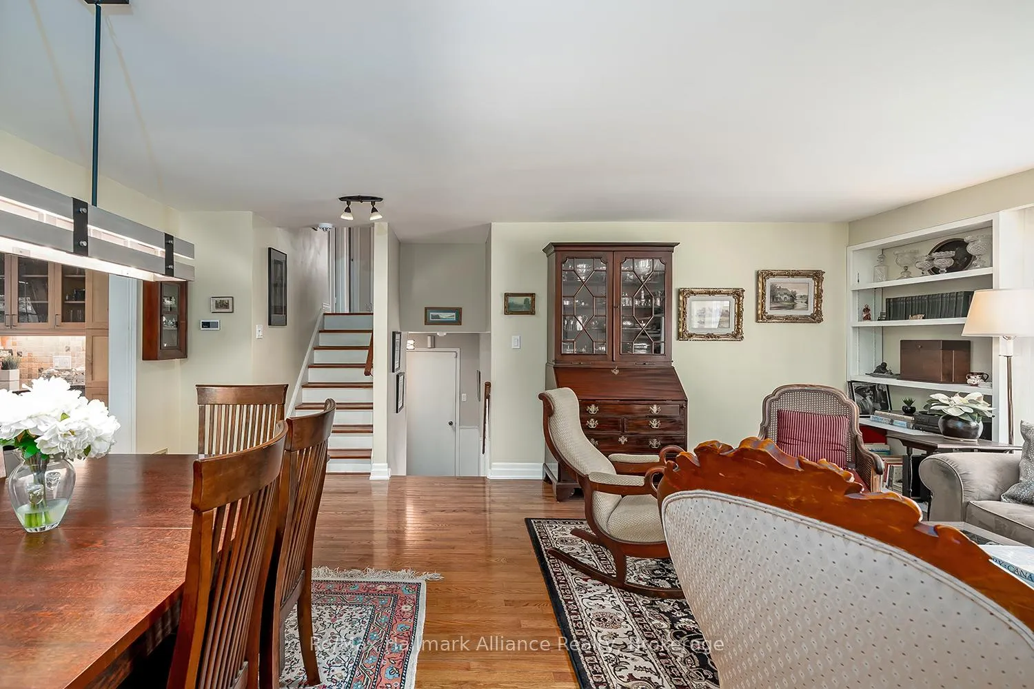 Photo 14 of 2305 Devon Road, Oakville, Ford — HOMEH
