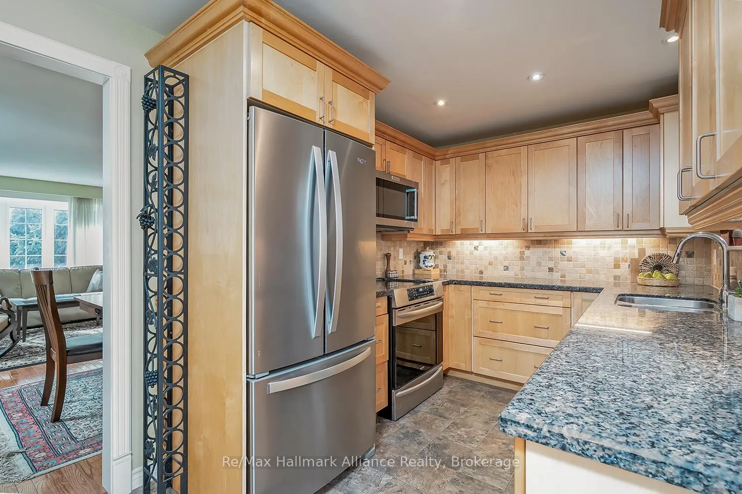 Photo 22 of 2305 Devon Road, Oakville, Ford — HOMEH
