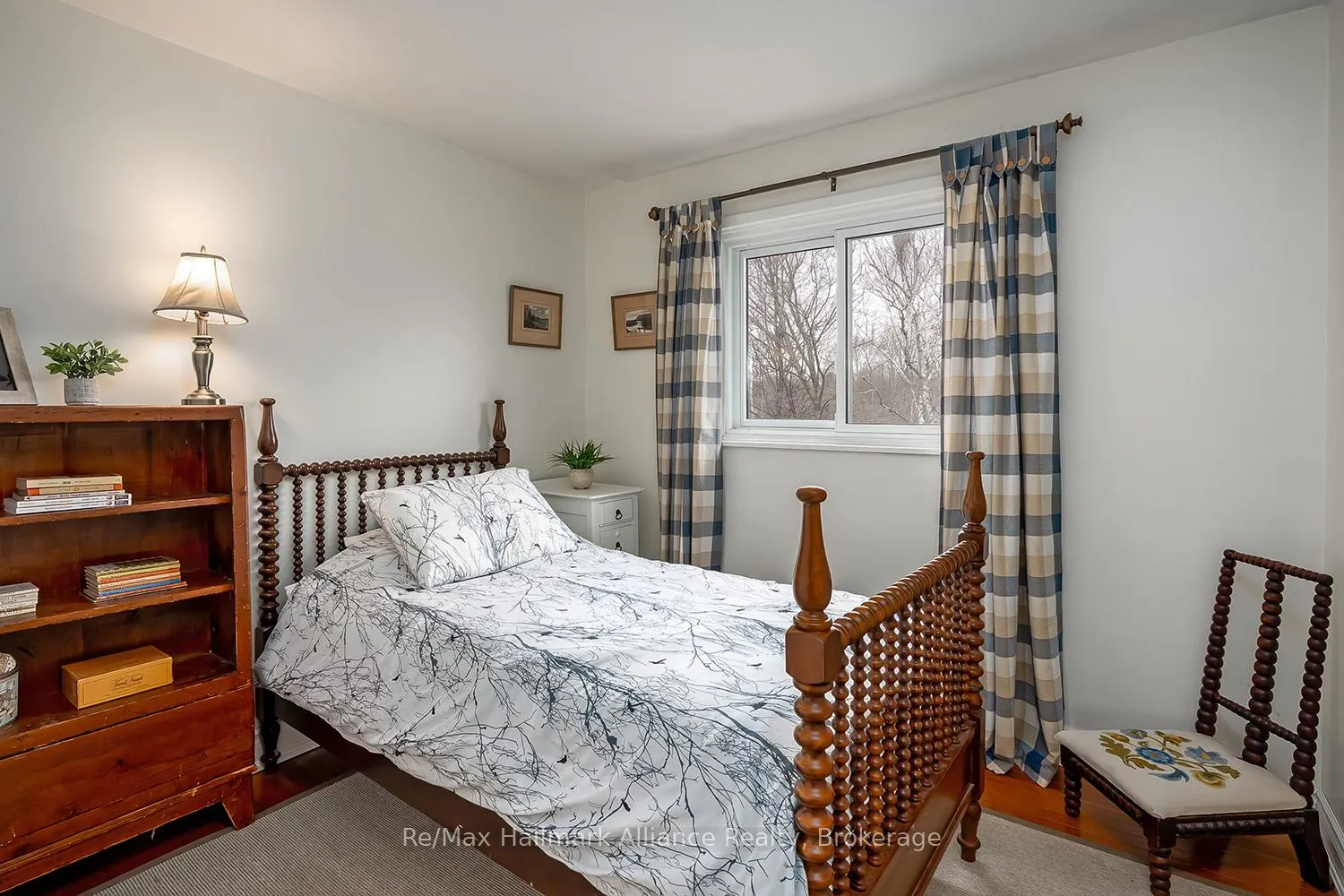 Photo 29 of 2305 Devon Road, Oakville, Ford — HOMEH