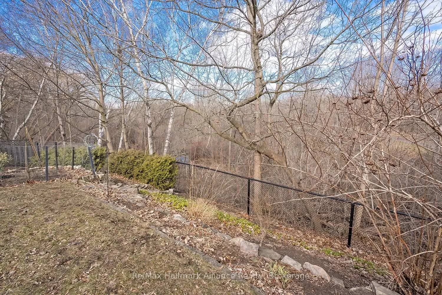 Photo 36 of 2305 Devon Road, Oakville, Ford — HOMEH