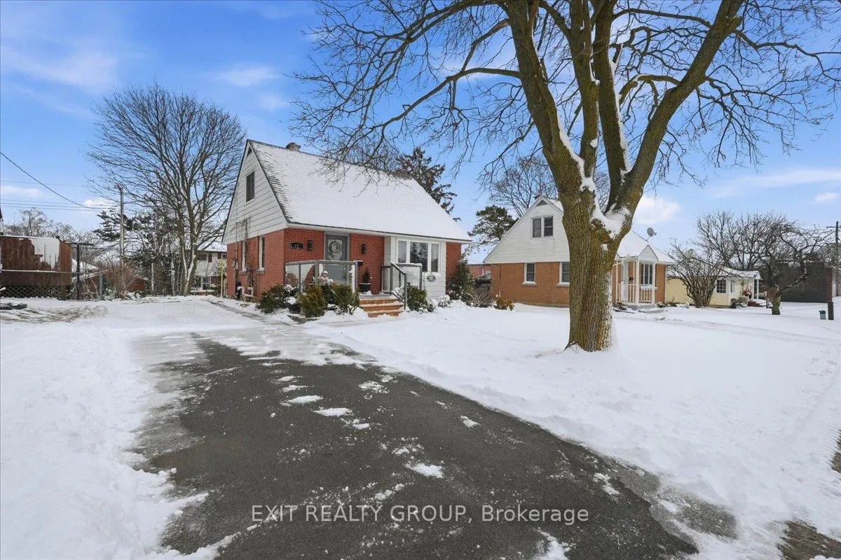 Photo 2 of 27 Fourth Avenue, Quinte West, Trenton Ward — HOMEH