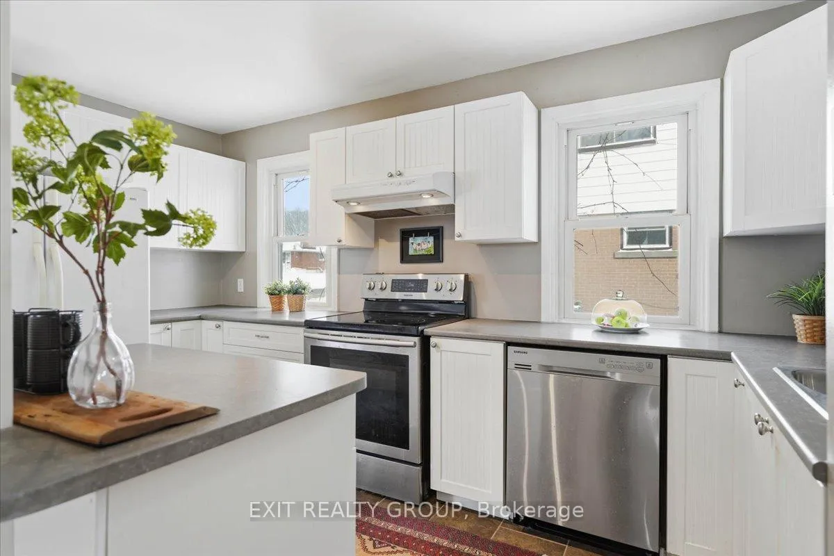 Photo 6 of 27 Fourth Avenue, Quinte West, Trenton Ward — HOMEH