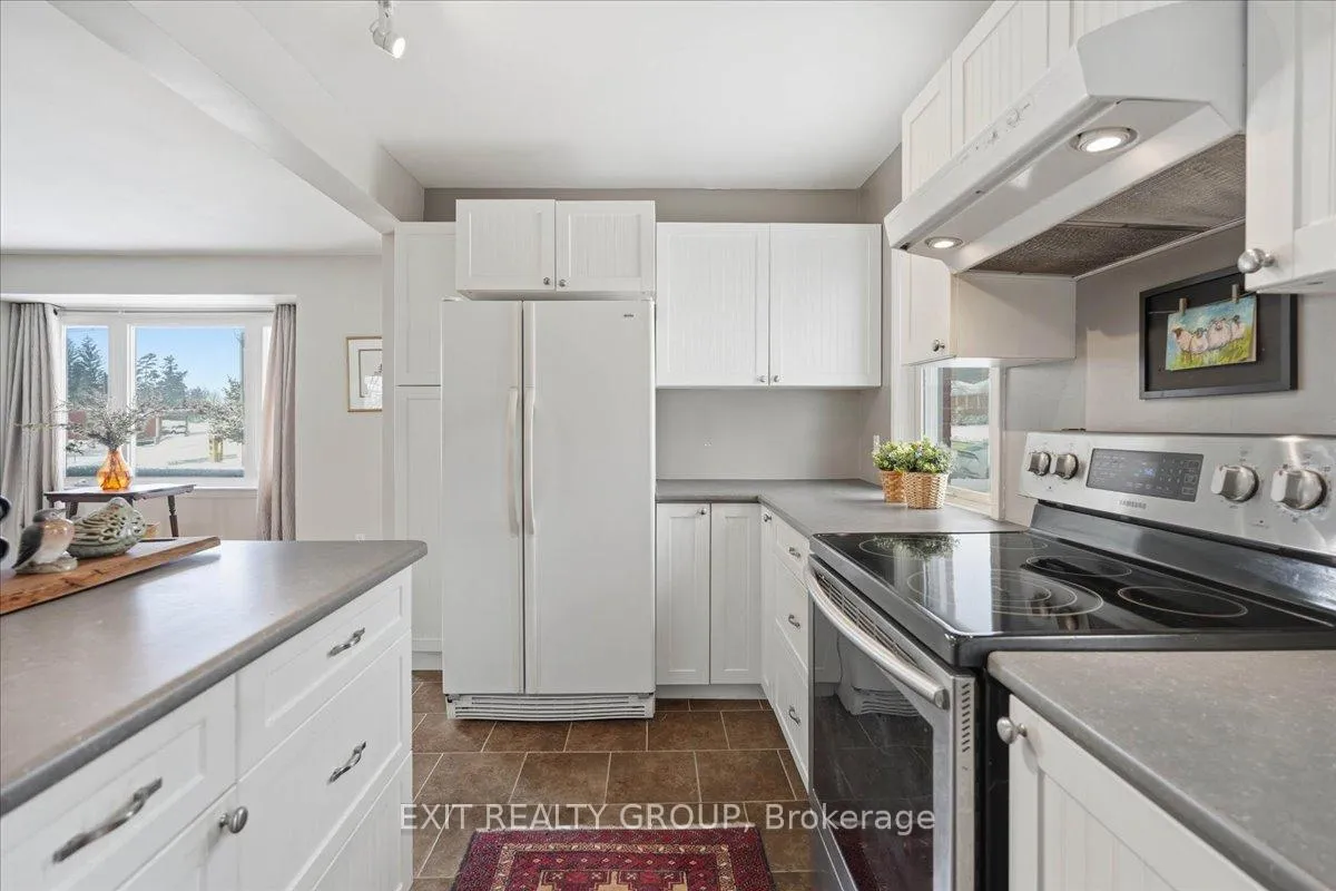 Photo 7 of 27 Fourth Avenue, Quinte West, Trenton Ward — HOMEH