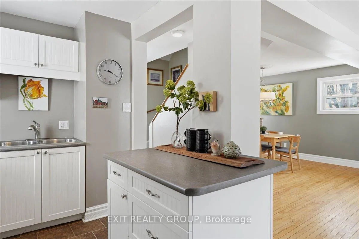 Photo 9 of 27 Fourth Avenue, Quinte West, Trenton Ward — HOMEH