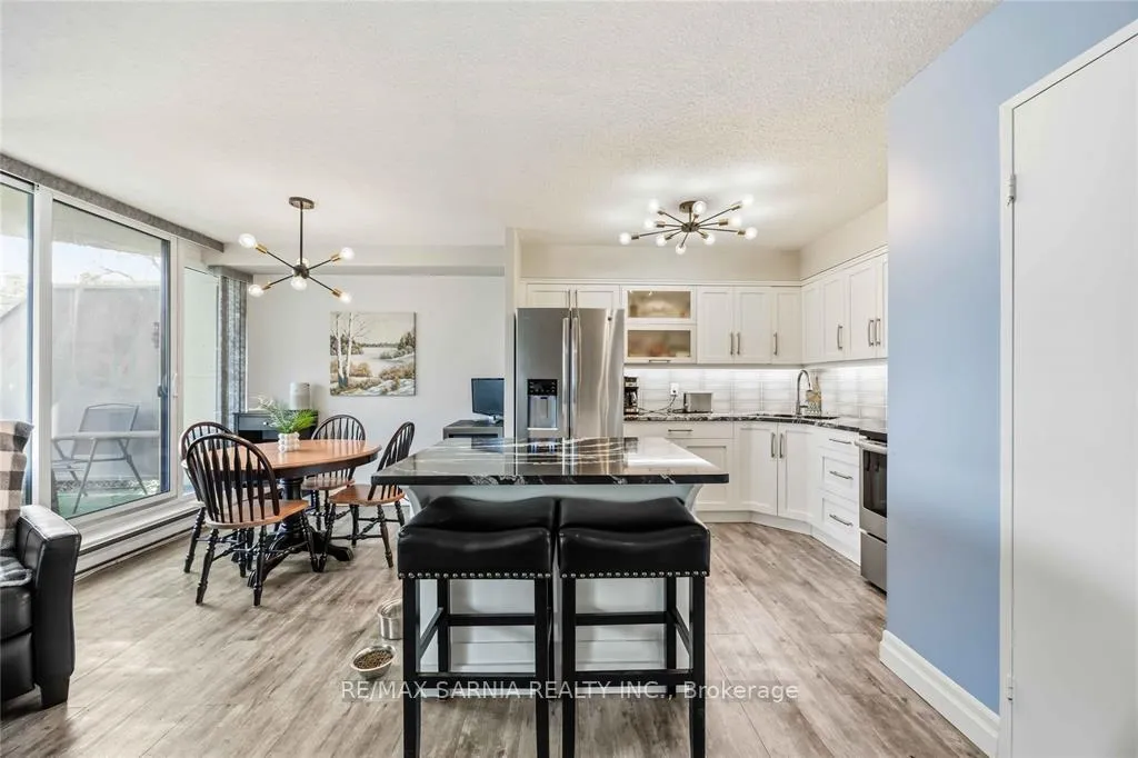 Photo 9 of Unit 209, 155 Front Street N, Sarnia — HOMEH