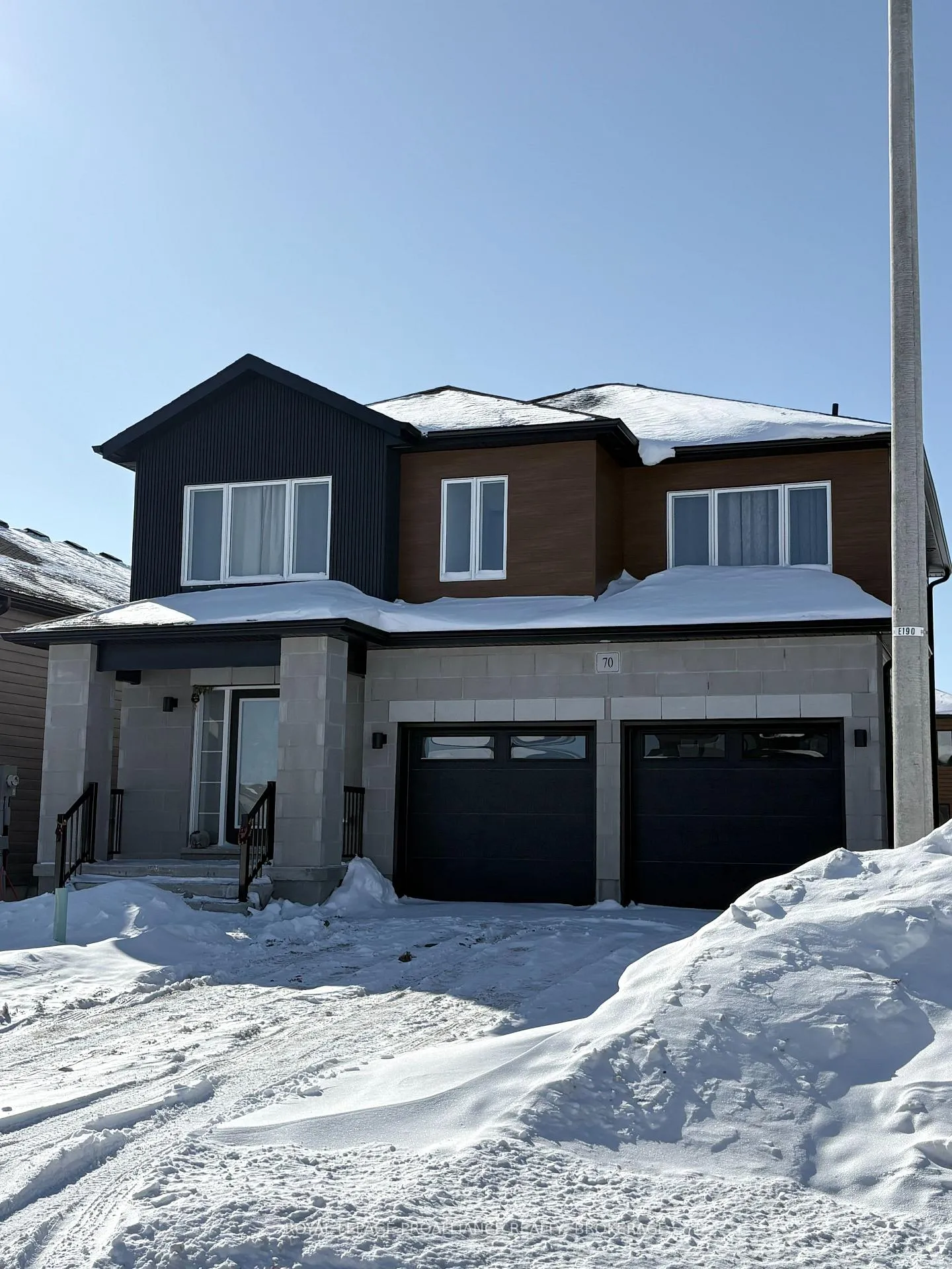Photo 1 of 70 Dusenbury Drive, Loyalist, Lennox and Addington - South — HOMEH