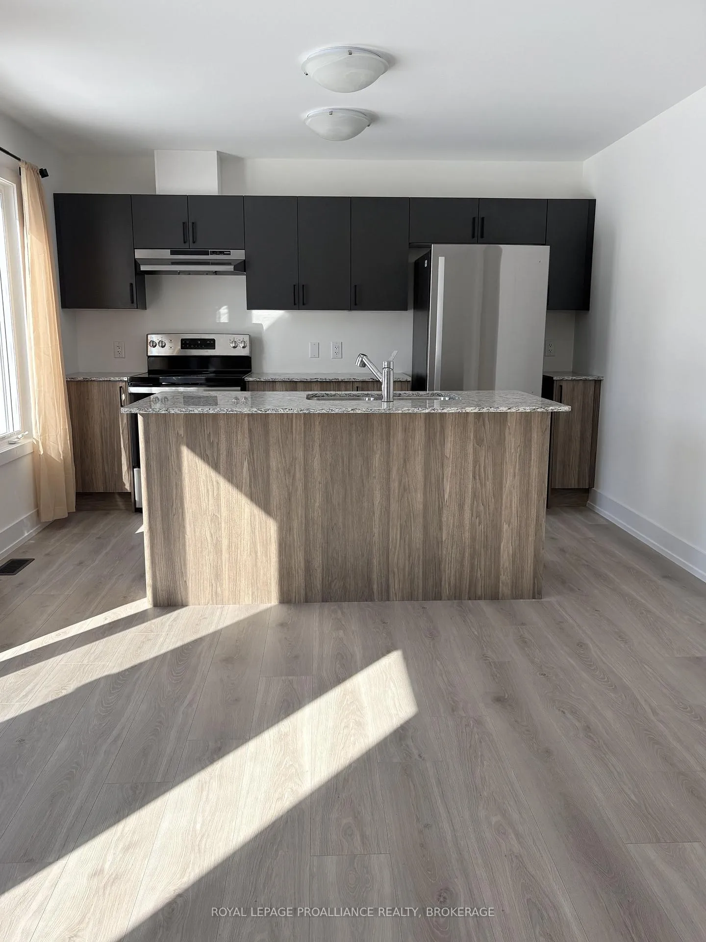 Photo 4 of 70 Dusenbury Drive, Loyalist, Lennox and Addington - South — HOMEH
