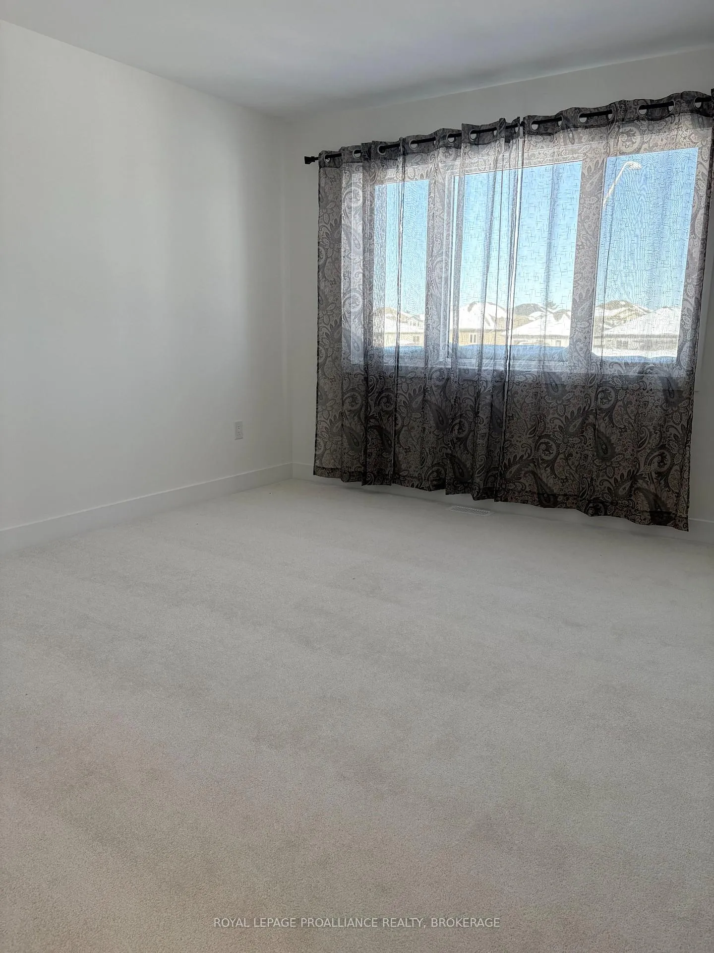 Photo 5 of 70 Dusenbury Drive, Loyalist, Lennox and Addington - South — HOMEH