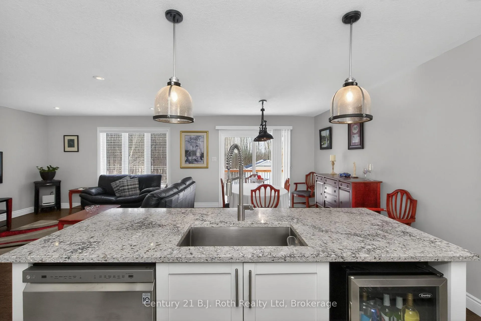 Photo 10 of 54 Ralph Dalton Boulevard, Tay, Victoria Harbour — HOMEH