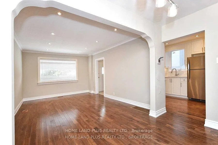 Photo 6 of 28 Walder Avenue, Toronto, Mount Pleasant East — HOMEH