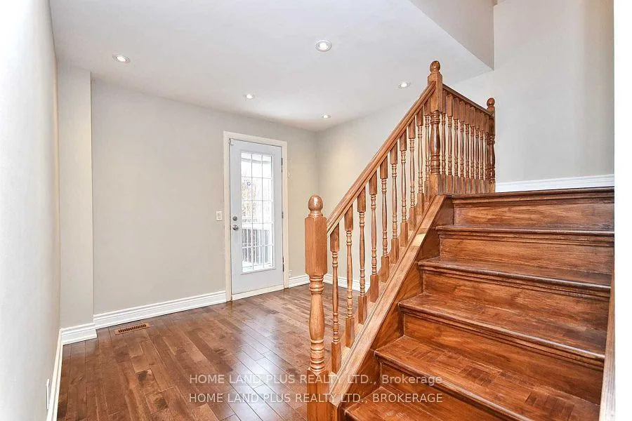 Photo 8 of 28 Walder Avenue, Toronto, Mount Pleasant East — HOMEH
