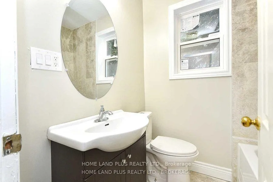 Photo 10 of 28 Walder Avenue, Toronto, Mount Pleasant East — HOMEH