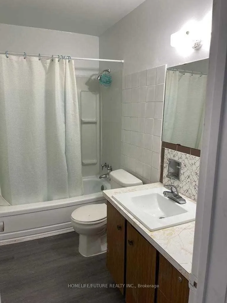 Photo 1 of Unit 9, 1122 Upper Wellington Street, Hamilton, Greeningdon — HOMEH
