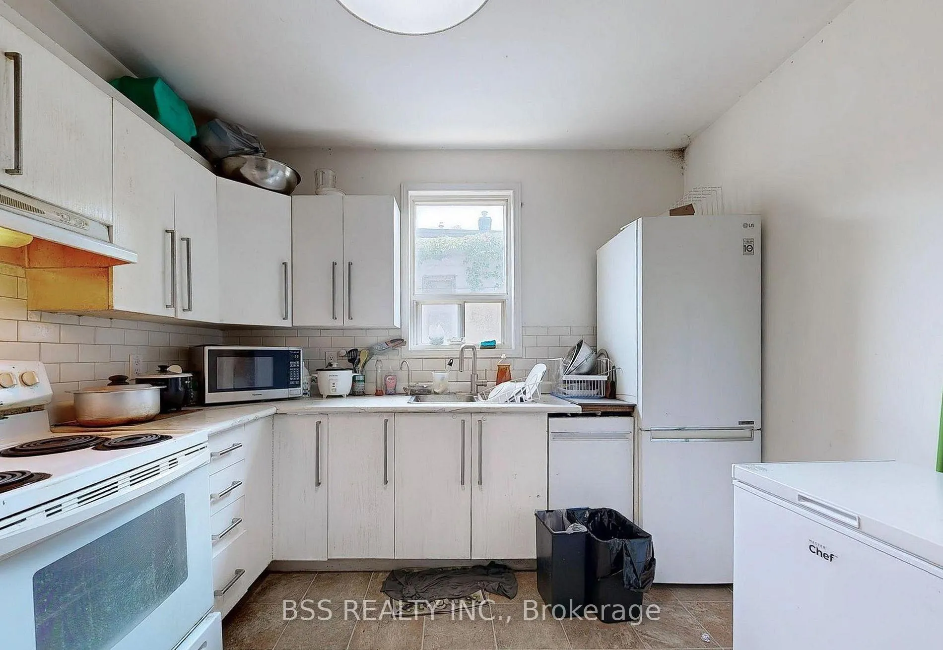 Photo 3 of 48 St Dunstan Drive, Scarborough, Oakridge — HOMEH