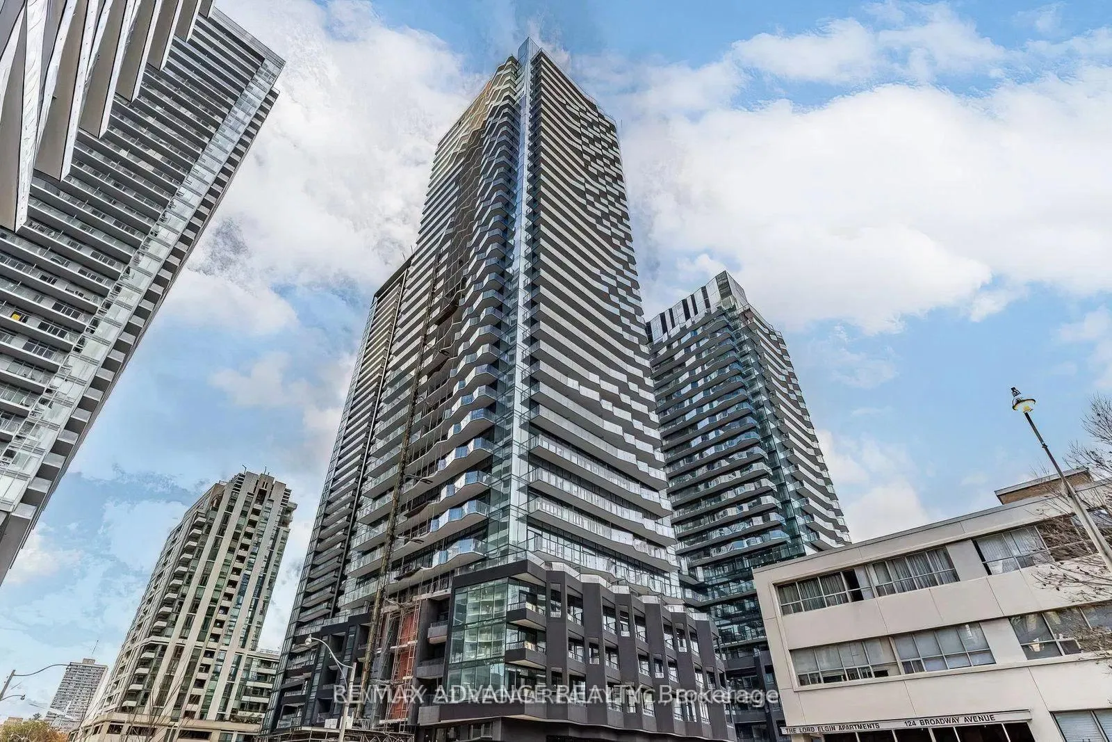 Photo 1 of Unit 2210, 110 Broadway Avenue, Toronto, Mount Pleasant West — HOMEH