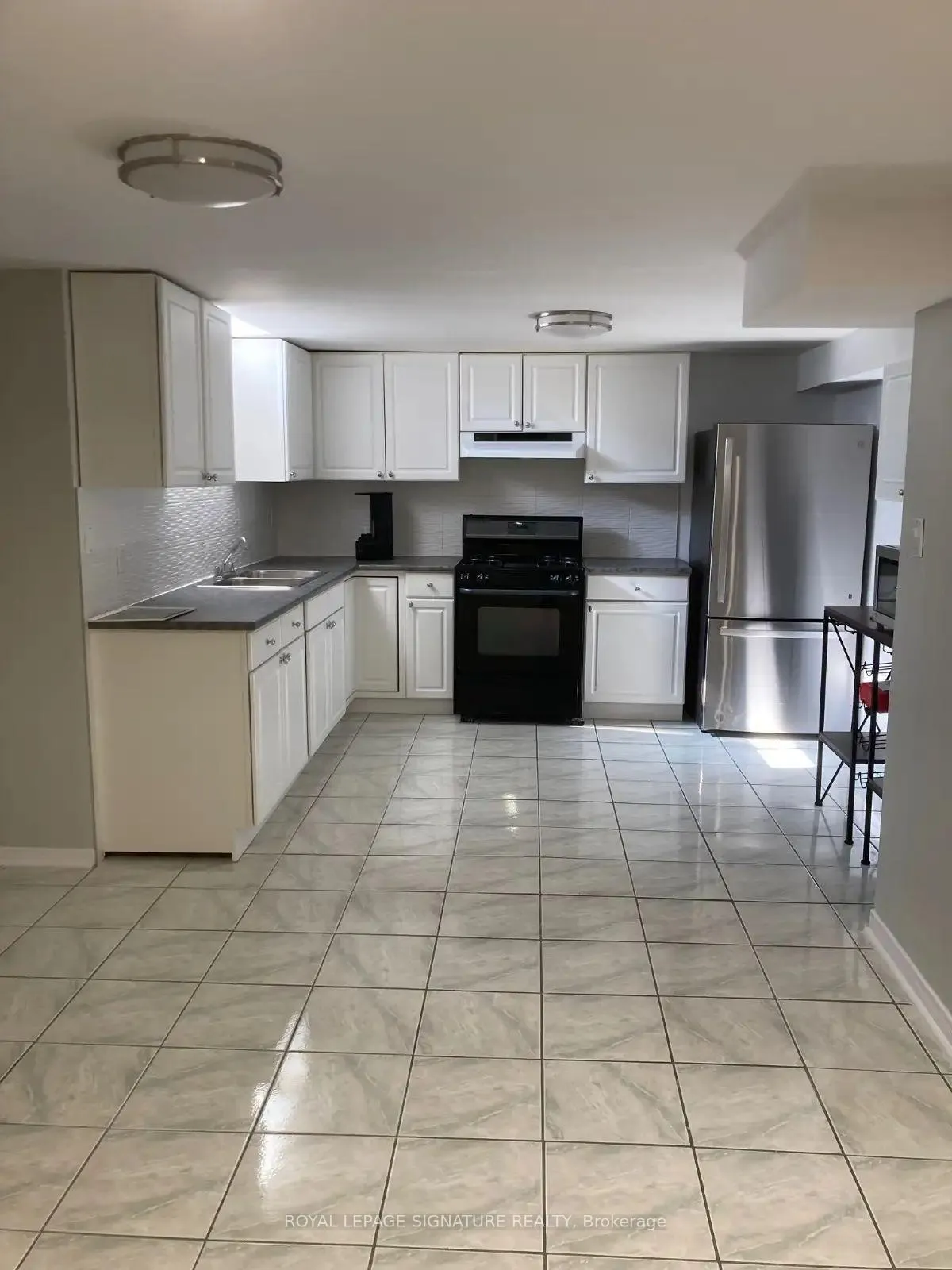 Photo 6 of Unit Basement, 154 Fifefield Drive, Vaughan, Maple — HOMEH