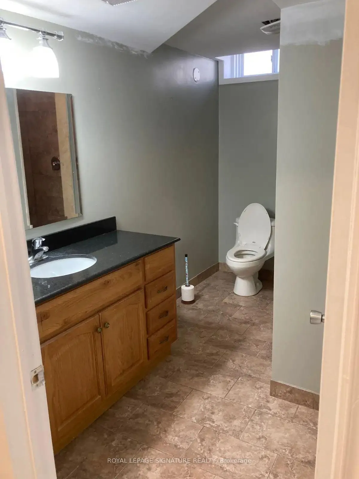Photo 10 of Unit Basement, 154 Fifefield Drive, Vaughan, Maple — HOMEH