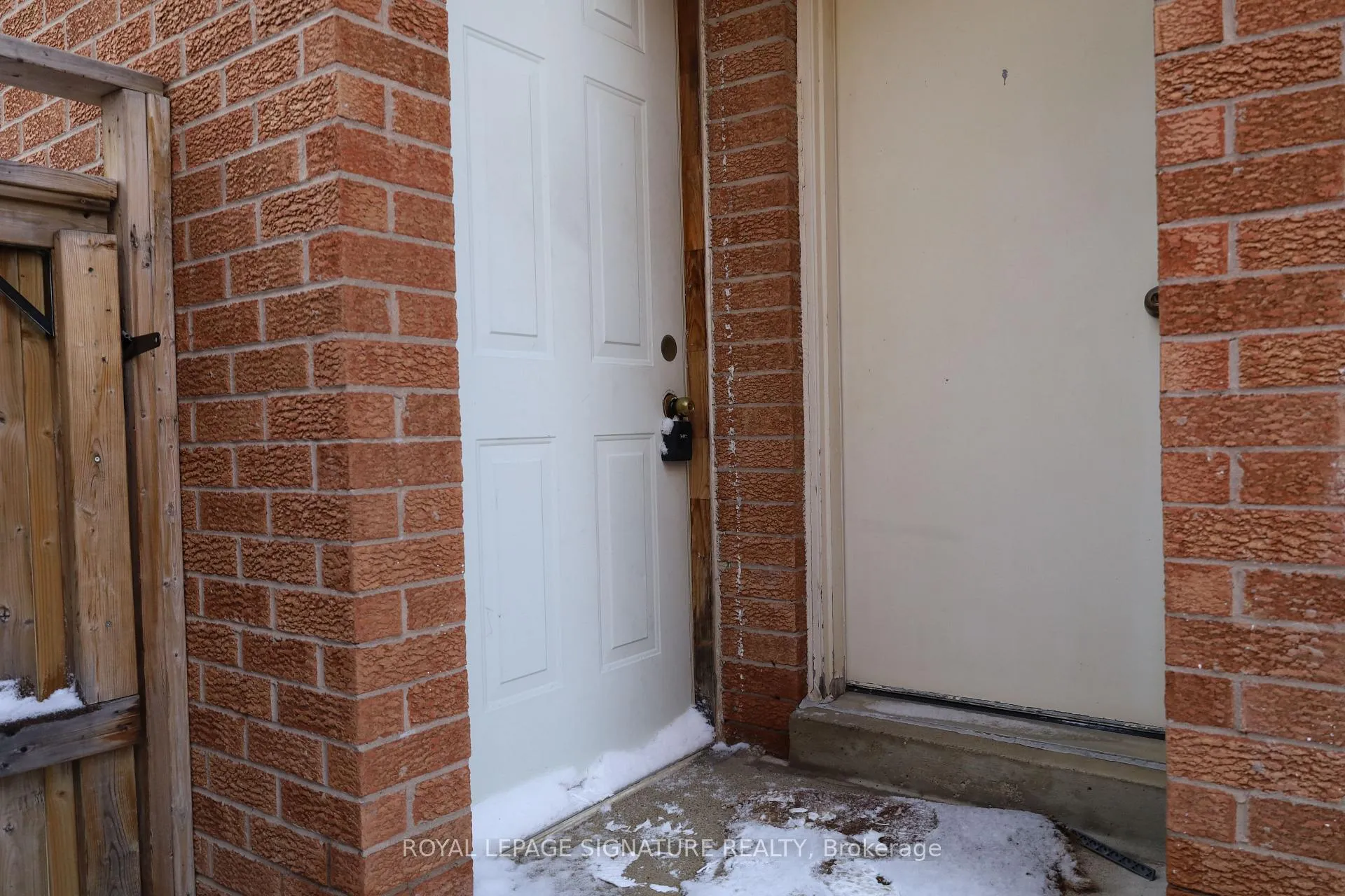 Photo 12 of Unit Basement, 154 Fifefield Drive, Vaughan, Maple — HOMEH