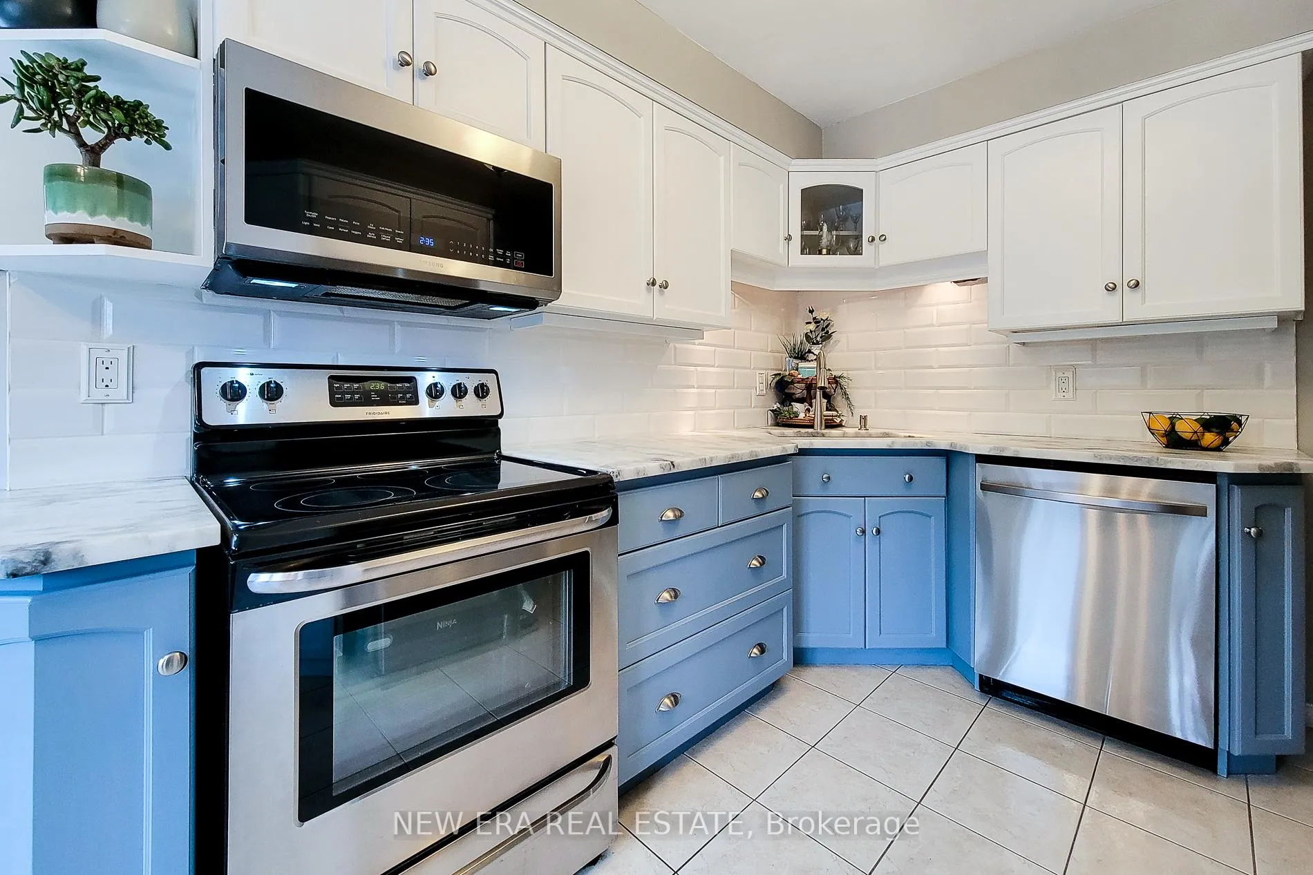 Photo 21 of 146 Locheed Drive, Hamilton, Lisgar — HOMEH