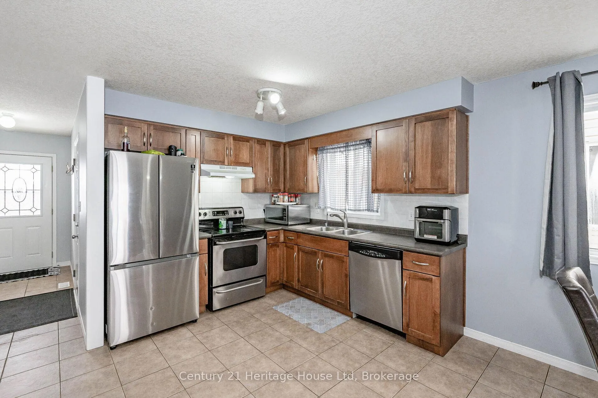 Photo 10 of 37 Hasler Crescent, Guelph, Pineridge/Westminster Woods — HOMEH