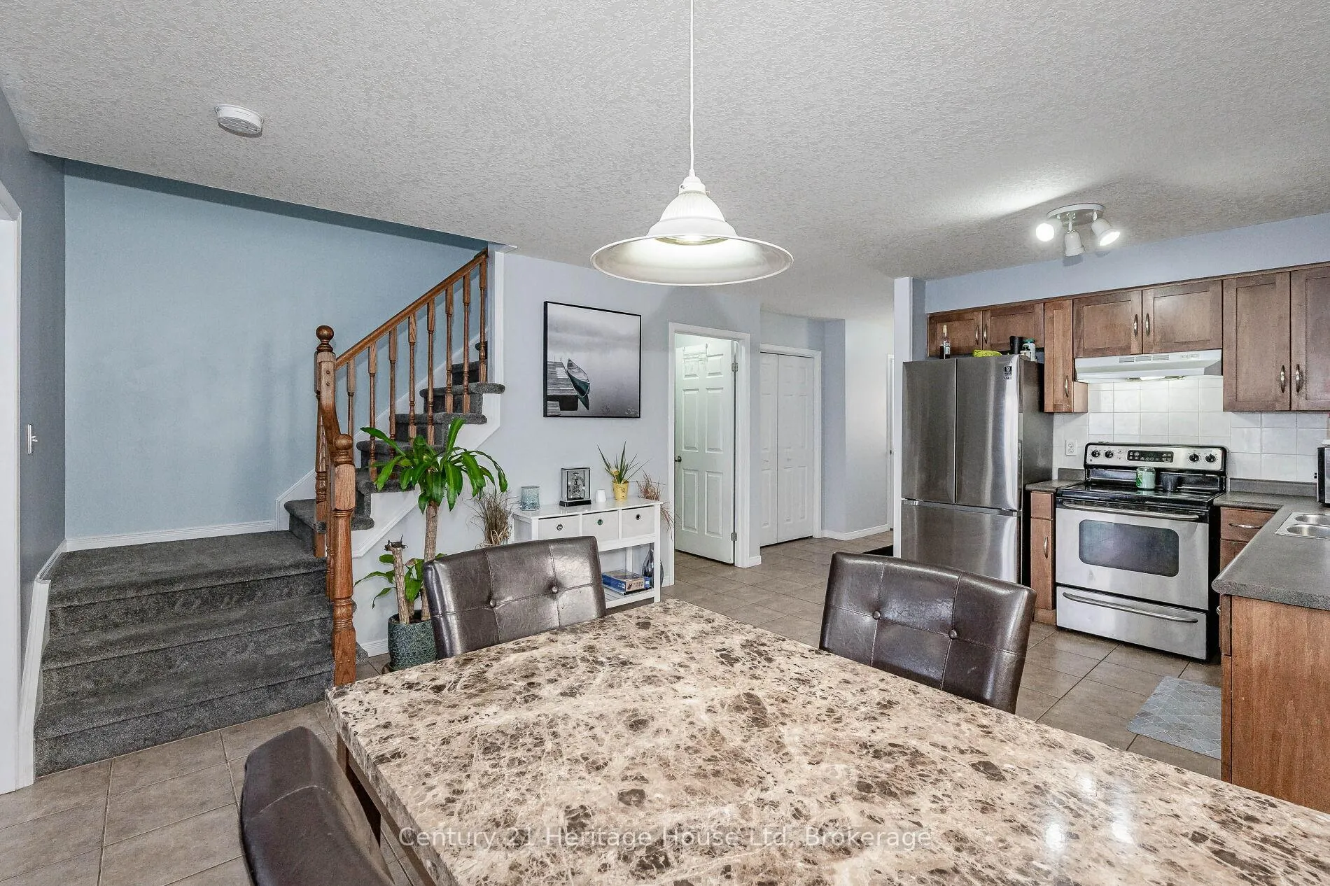 Photo 11 of 37 Hasler Crescent, Guelph, Pineridge/Westminster Woods — HOMEH