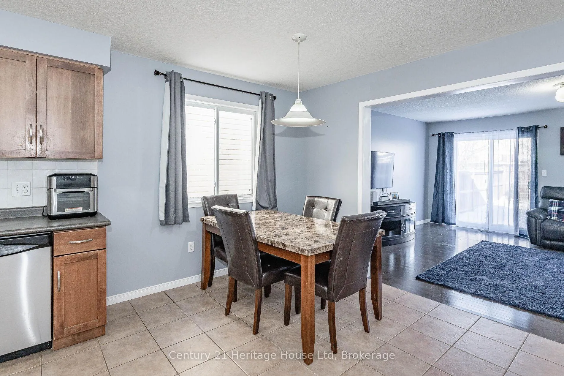Photo 14 of 37 Hasler Crescent, Guelph, Pineridge/Westminster Woods — HOMEH