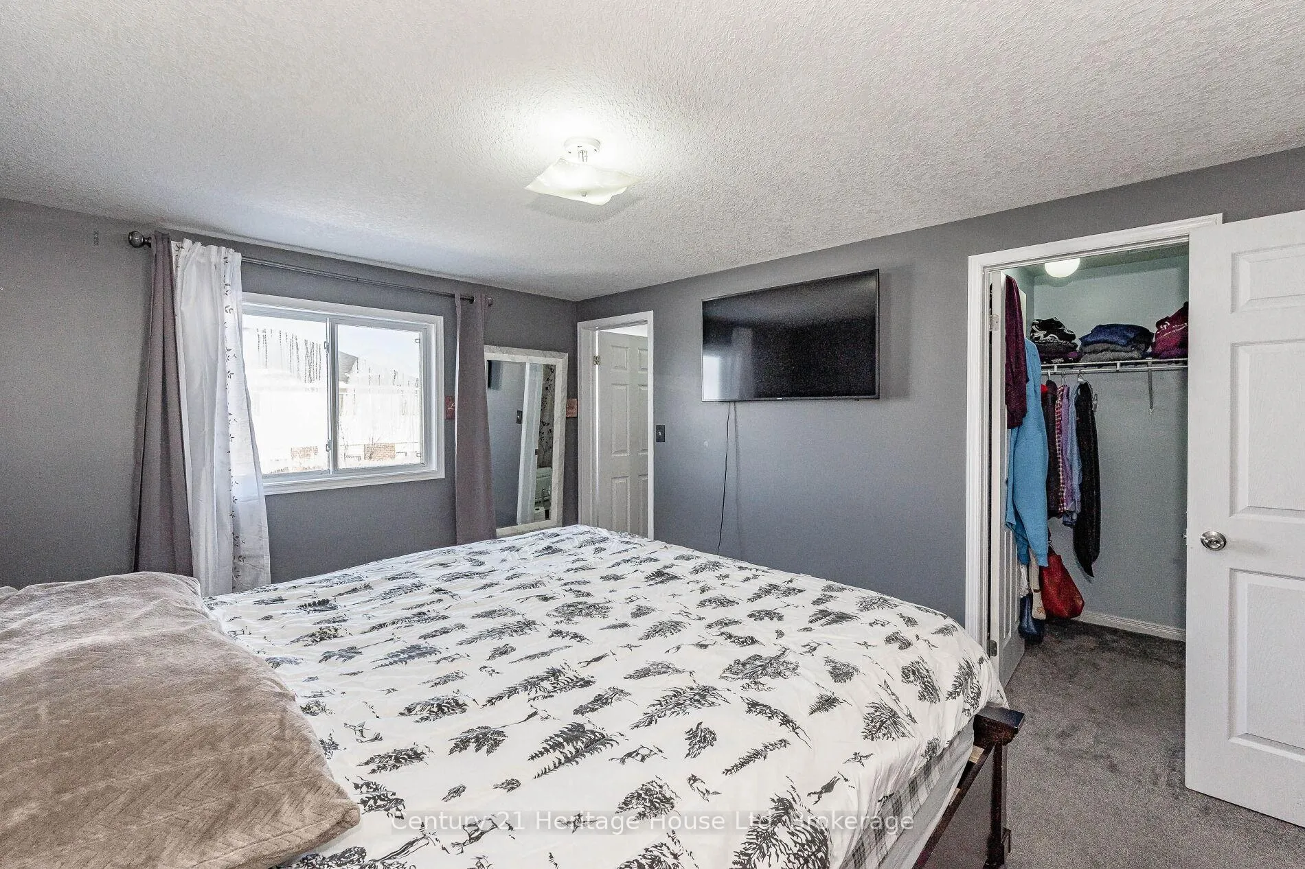 Photo 23 of 37 Hasler Crescent, Guelph, Pineridge/Westminster Woods — HOMEH