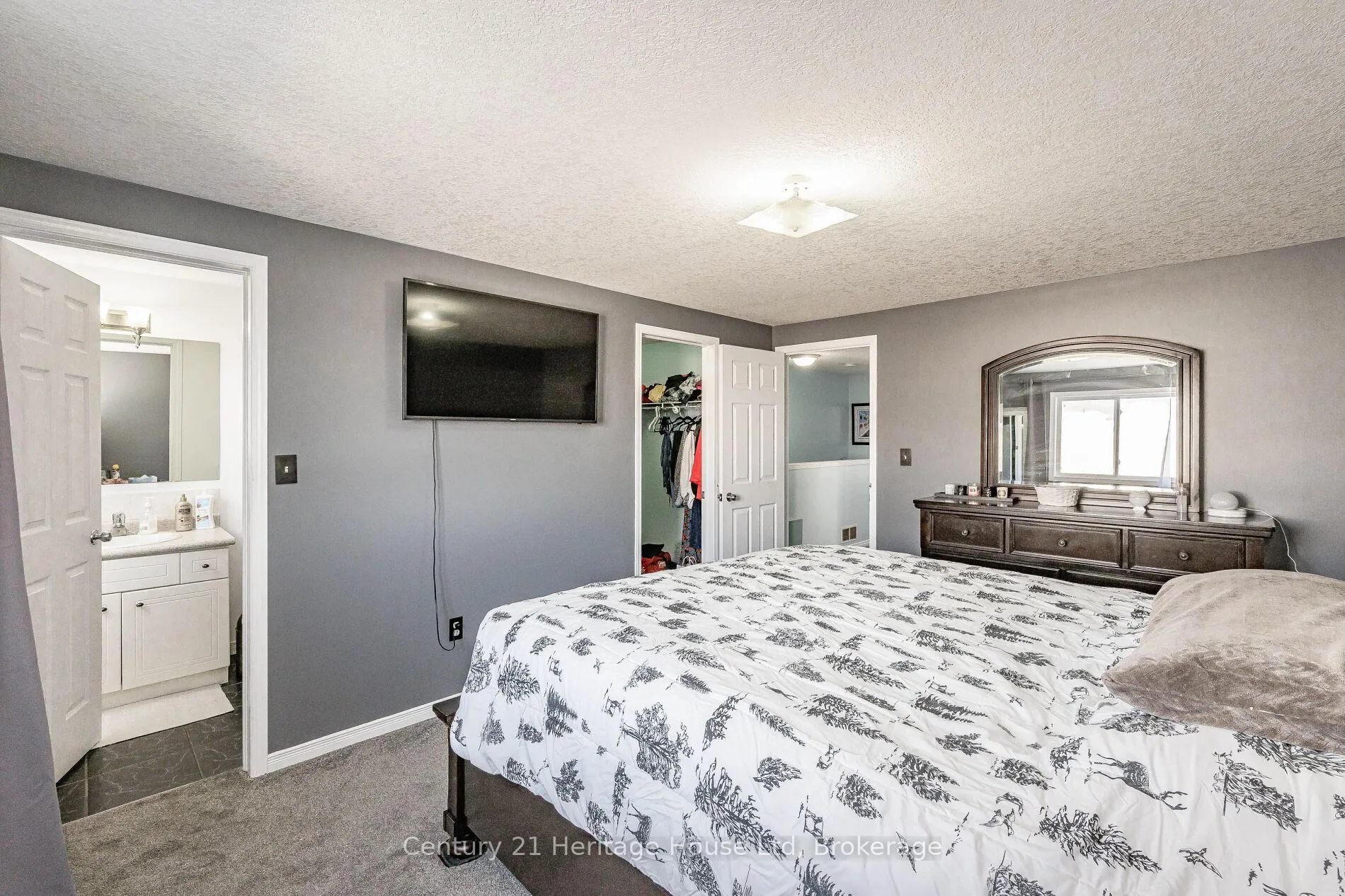 Photo 24 of 37 Hasler Crescent, Guelph, Pineridge/Westminster Woods — HOMEH