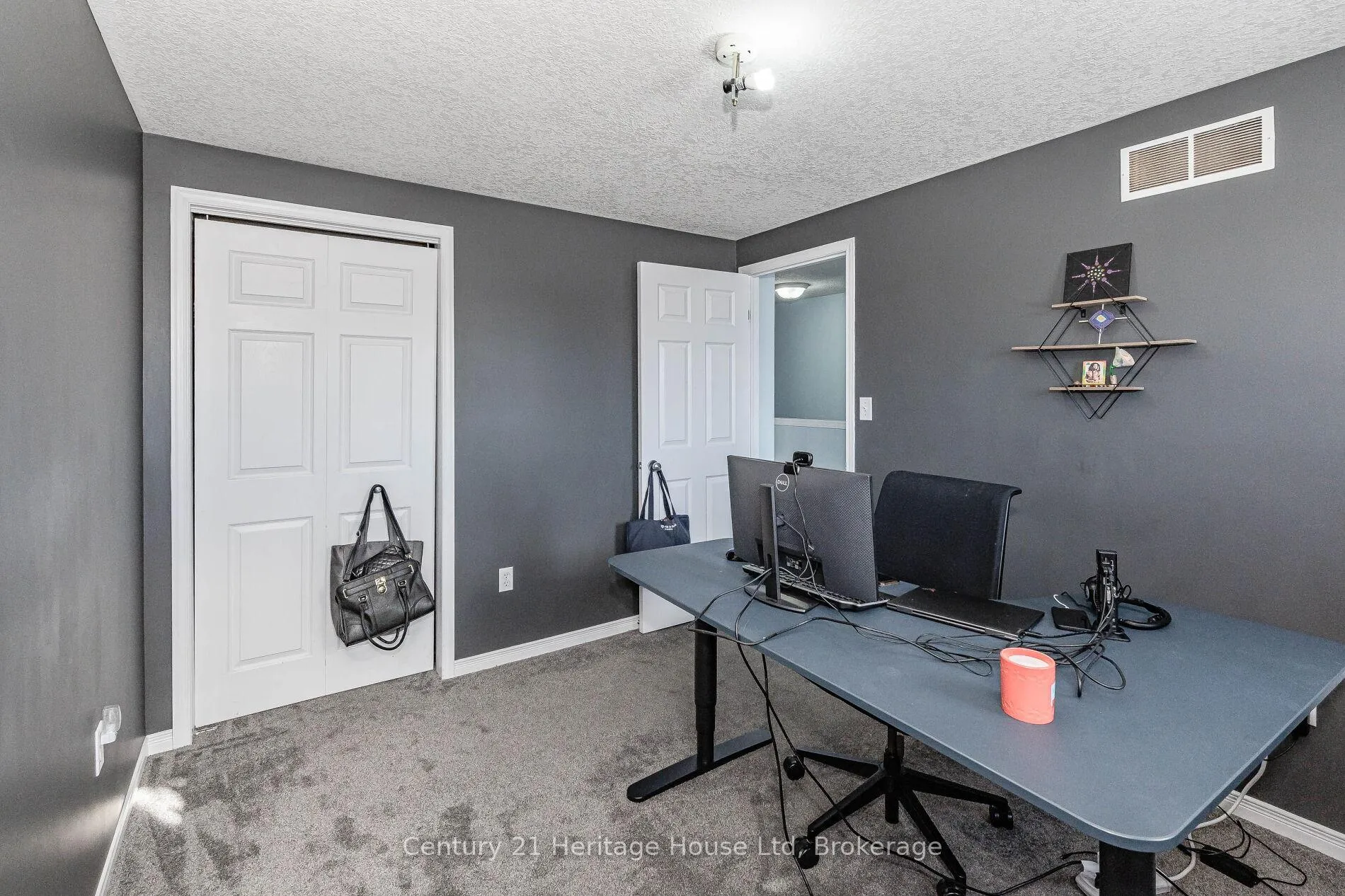 Photo 30 of 37 Hasler Crescent, Guelph, Pineridge/Westminster Woods — HOMEH