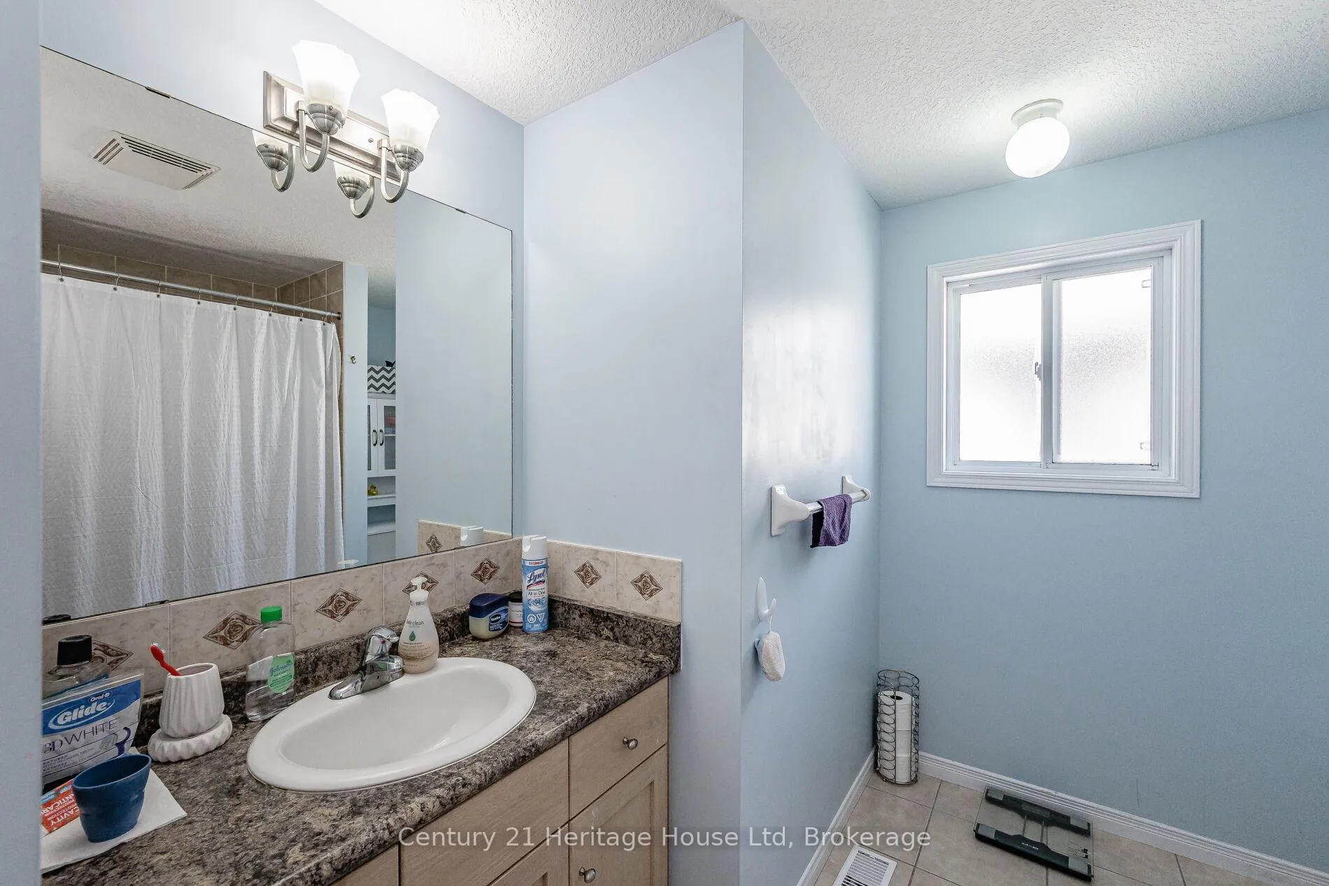Photo 31 of 37 Hasler Crescent, Guelph, Pineridge/Westminster Woods — HOMEH