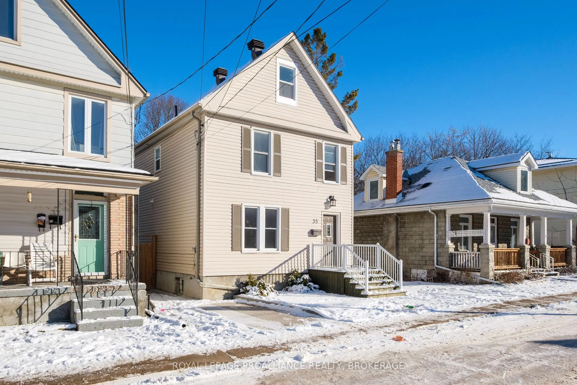 Photo 1 of 35 Hamilton Street, Kingston, East of Sir John A. Blvd — HOMEH