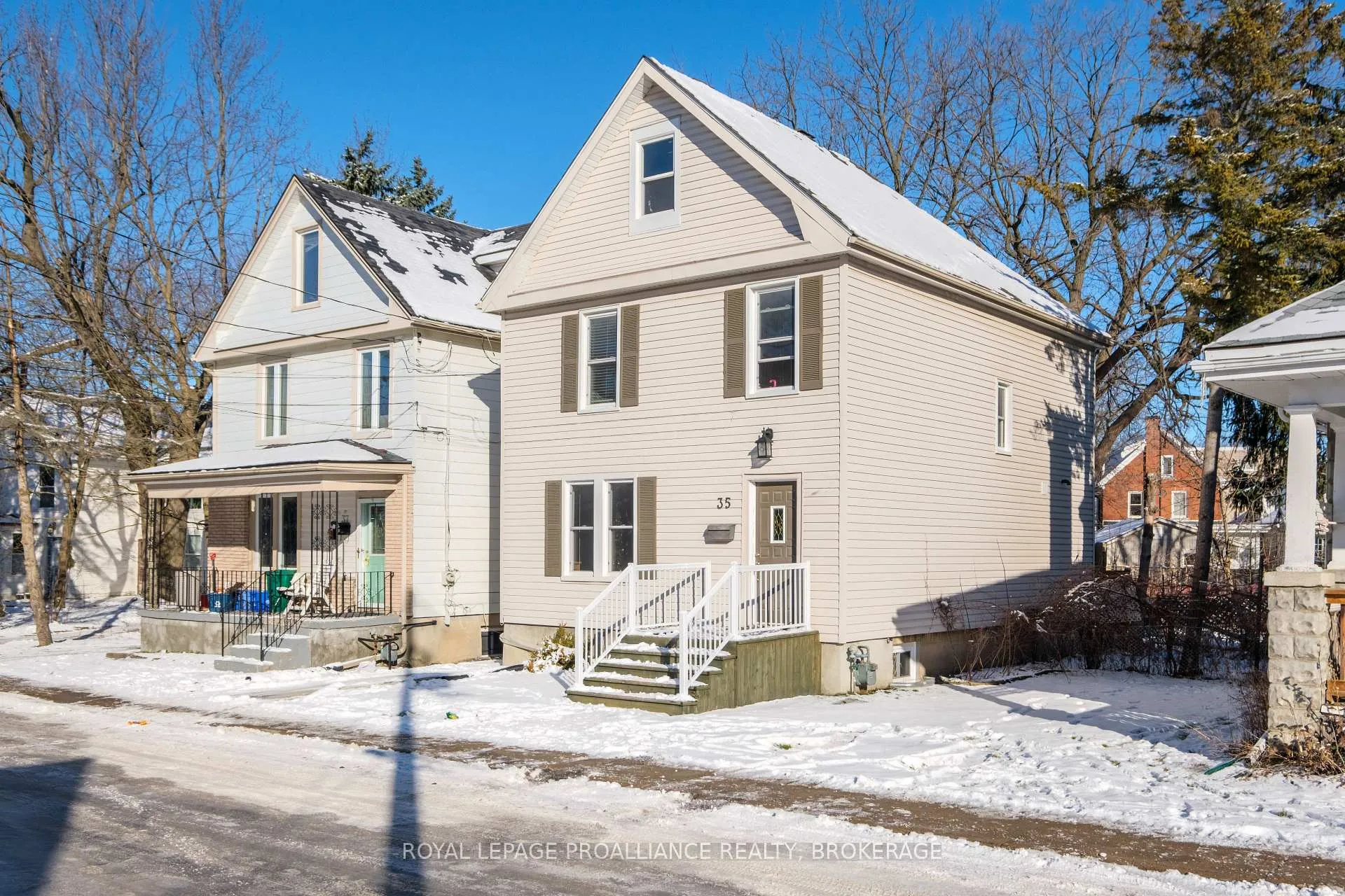 Photo 3 of 35 Hamilton Street, Kingston, East of Sir John A. Blvd — HOMEH