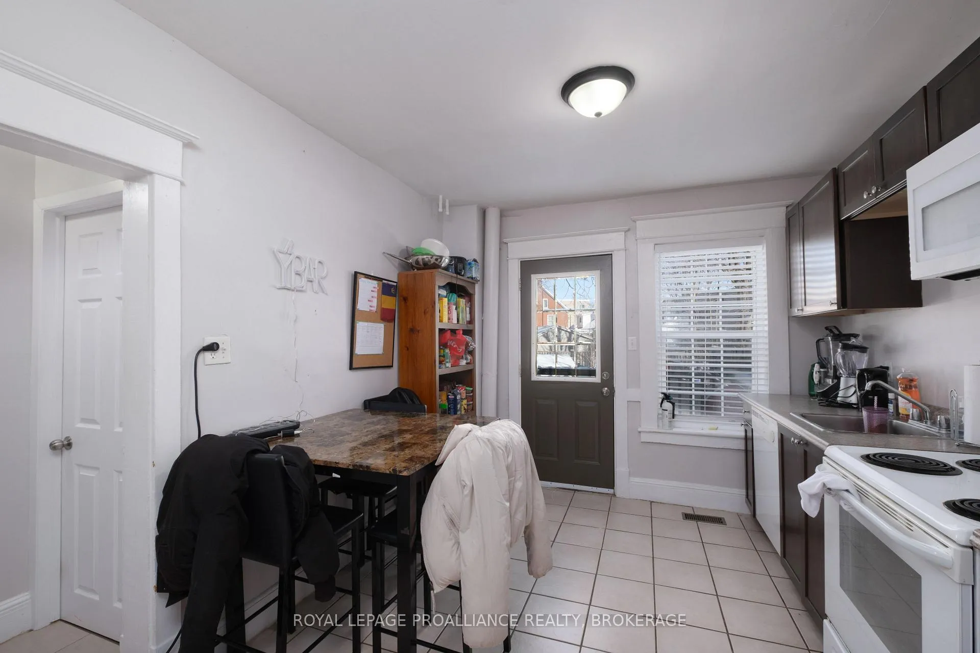 Photo 7 of 35 Hamilton Street, Kingston, East of Sir John A. Blvd — HOMEH