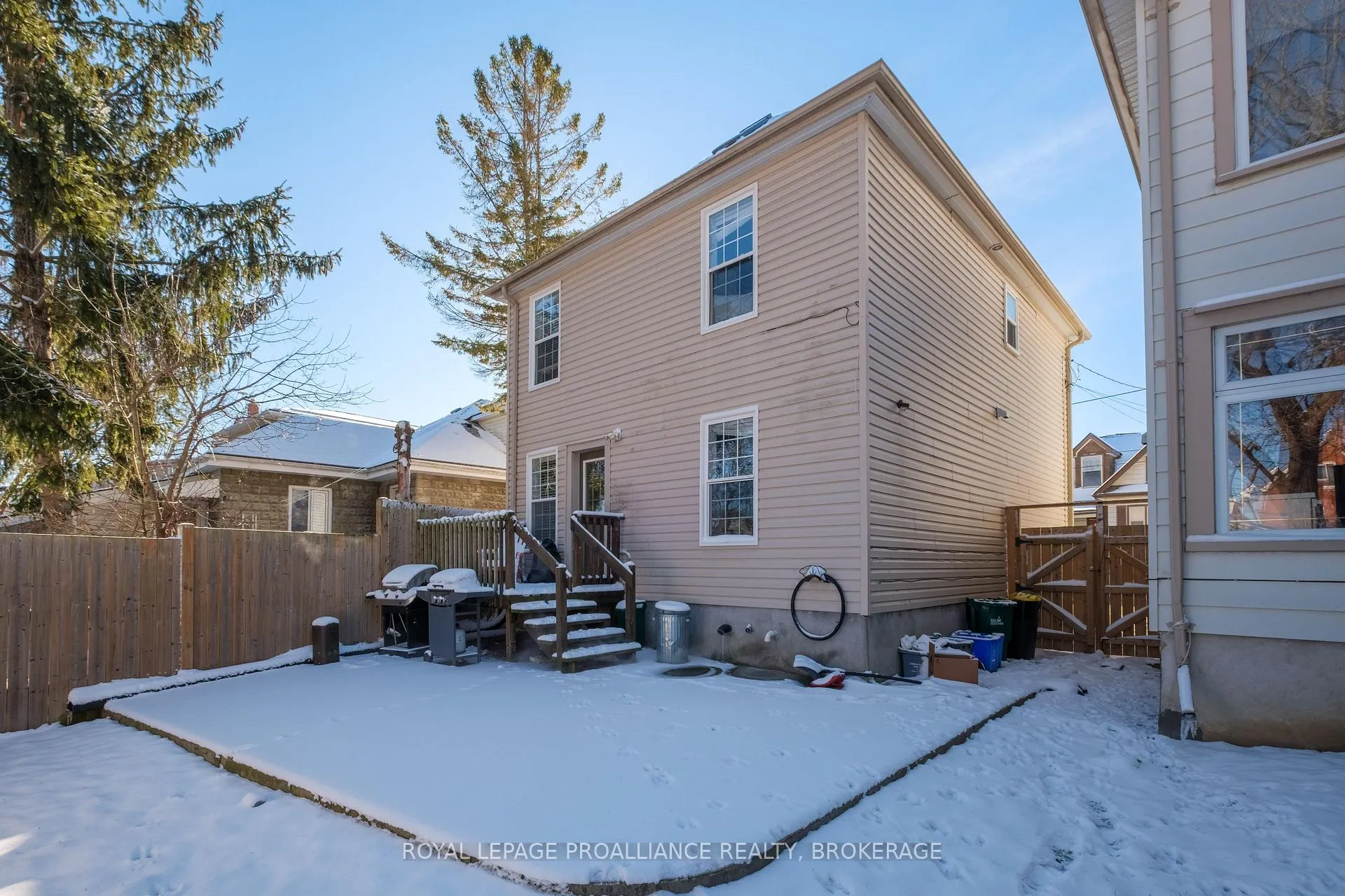 Photo 22 of 35 Hamilton Street, Kingston, East of Sir John A. Blvd — HOMEH