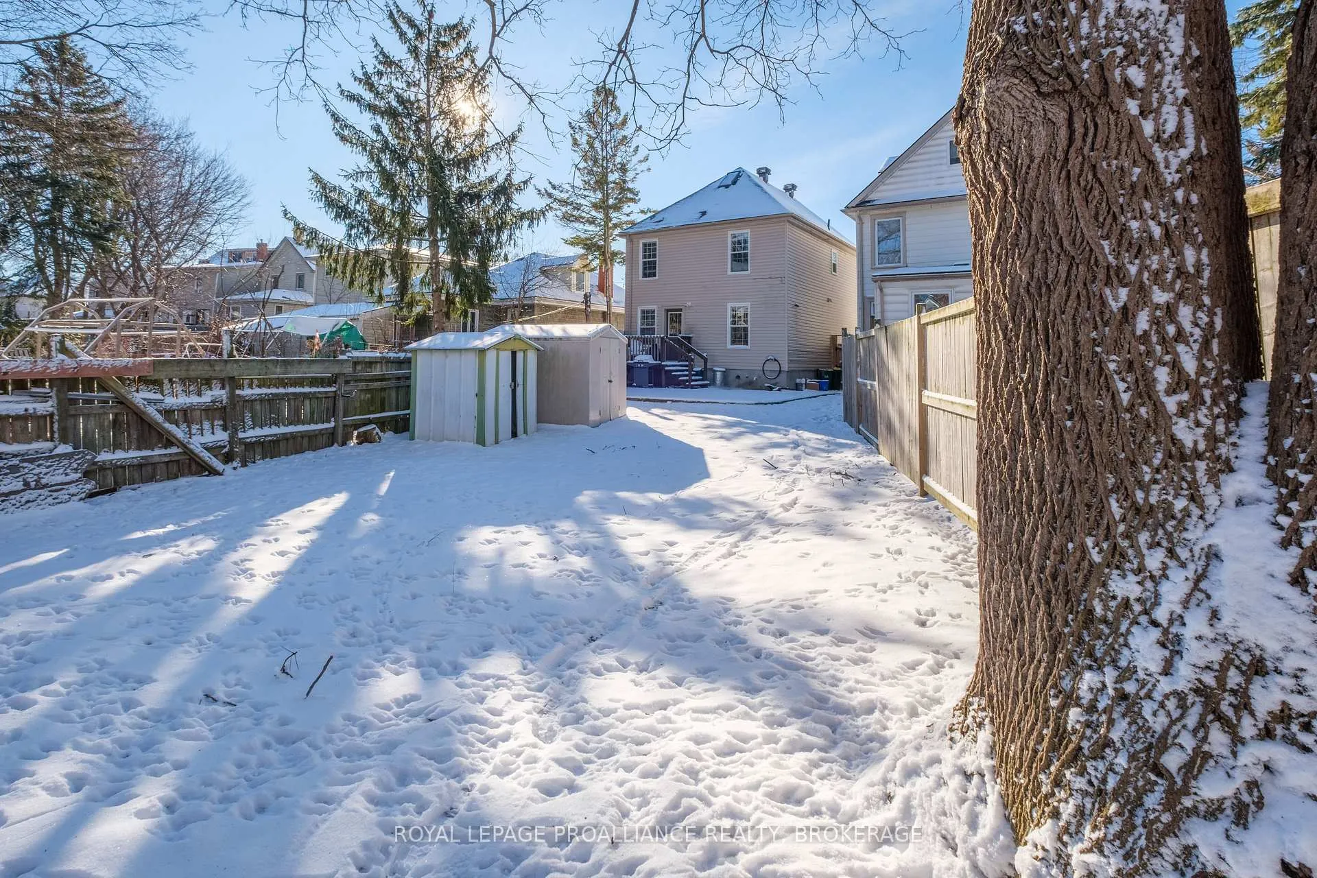 Photo 23 of 35 Hamilton Street, Kingston, East of Sir John A. Blvd — HOMEH