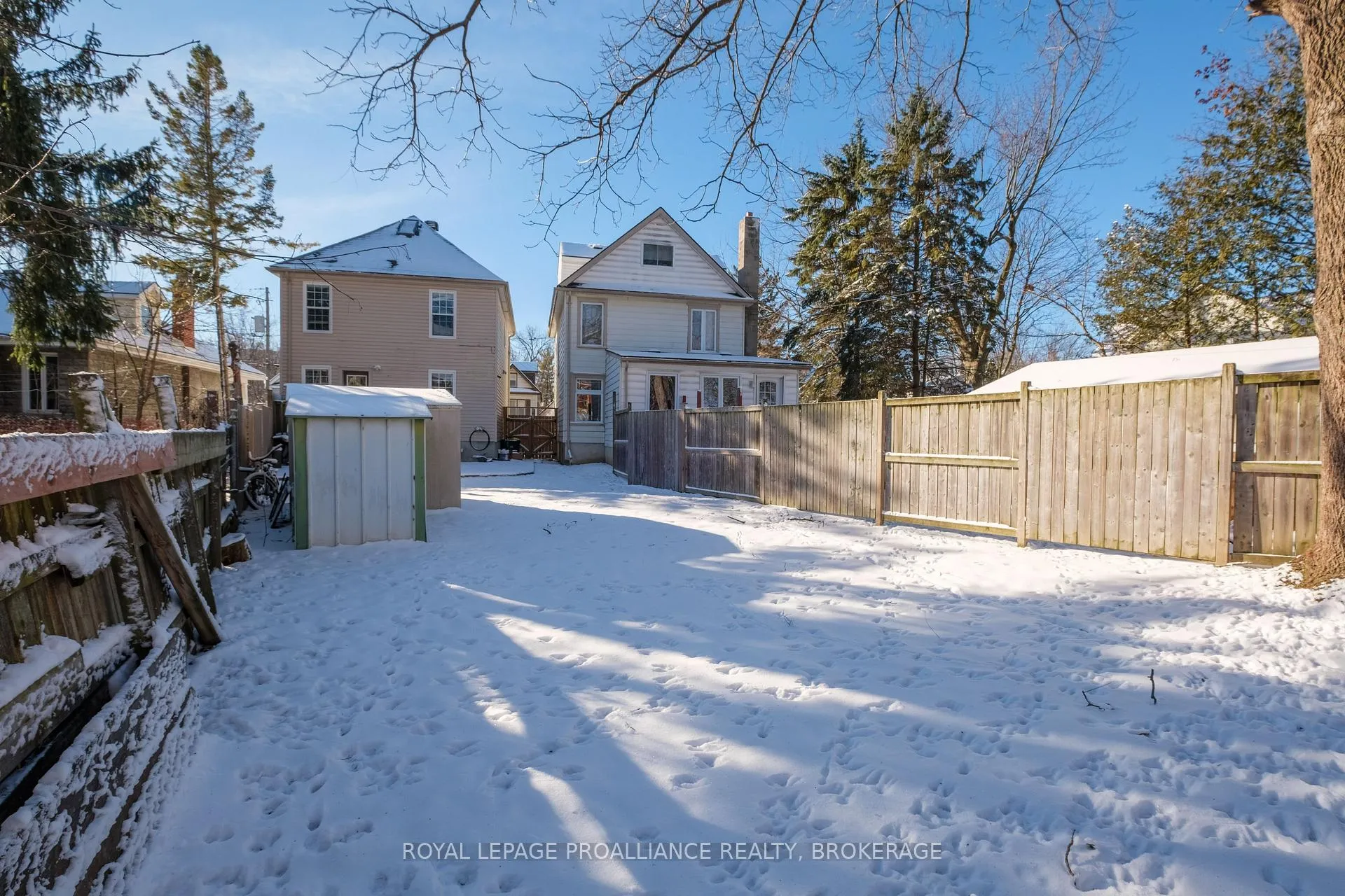 Photo 24 of 35 Hamilton Street, Kingston, East of Sir John A. Blvd — HOMEH