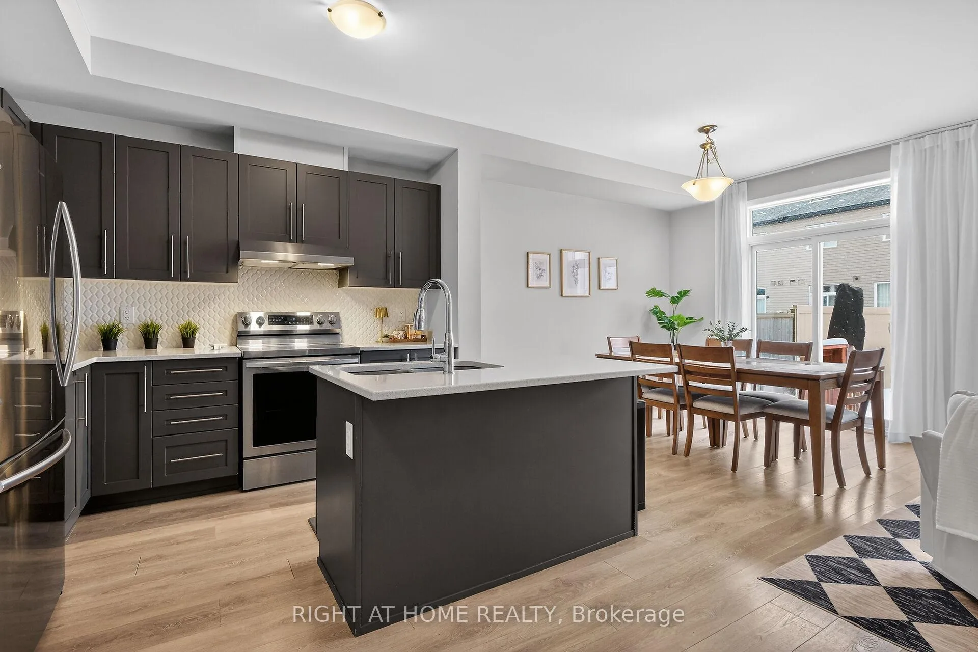 Photo 5 of 577 Decoeur Drive, Ottawa, Avalon West — HOMEH