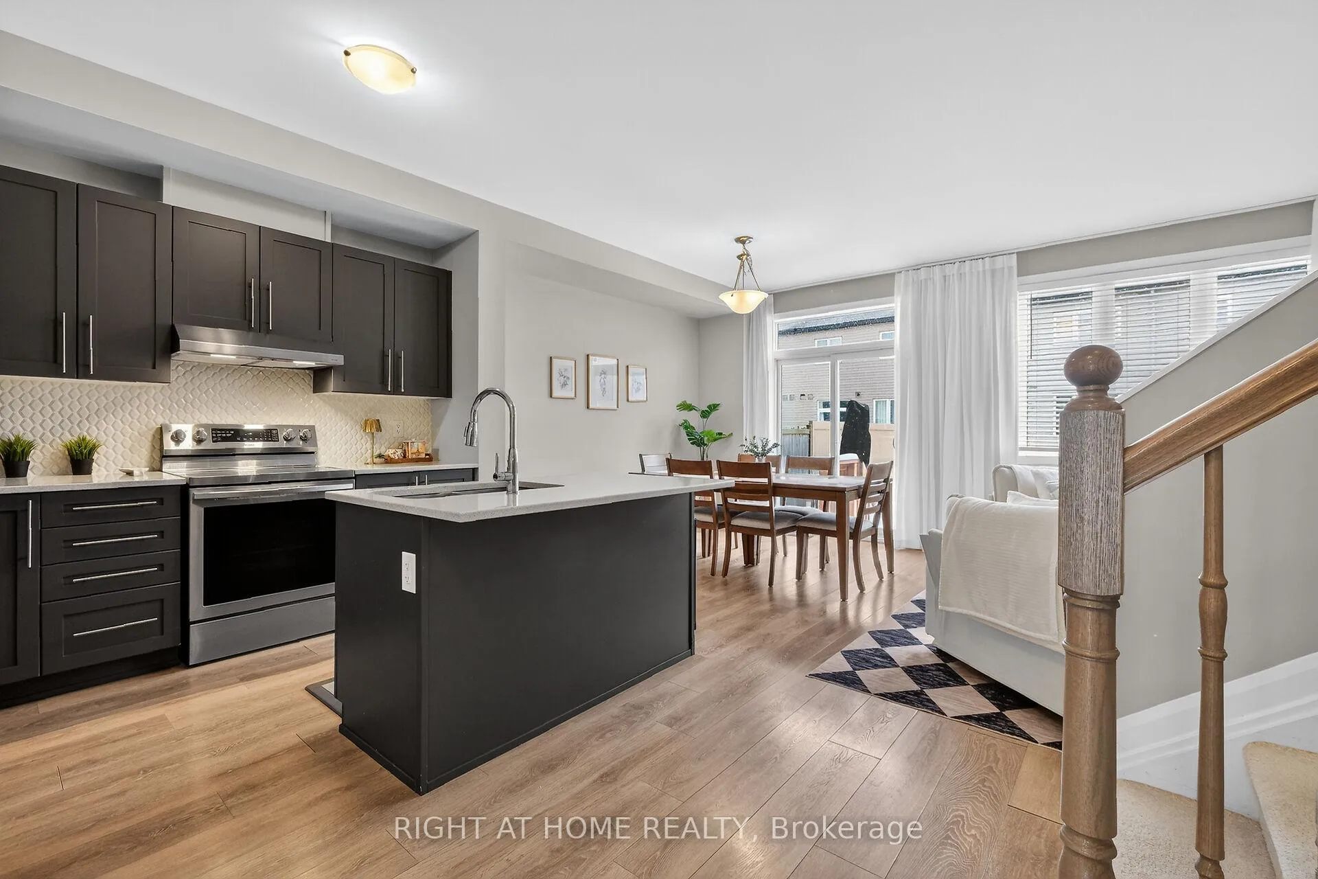 Photo 7 of 577 Decoeur Drive, Ottawa, Avalon West — HOMEH
